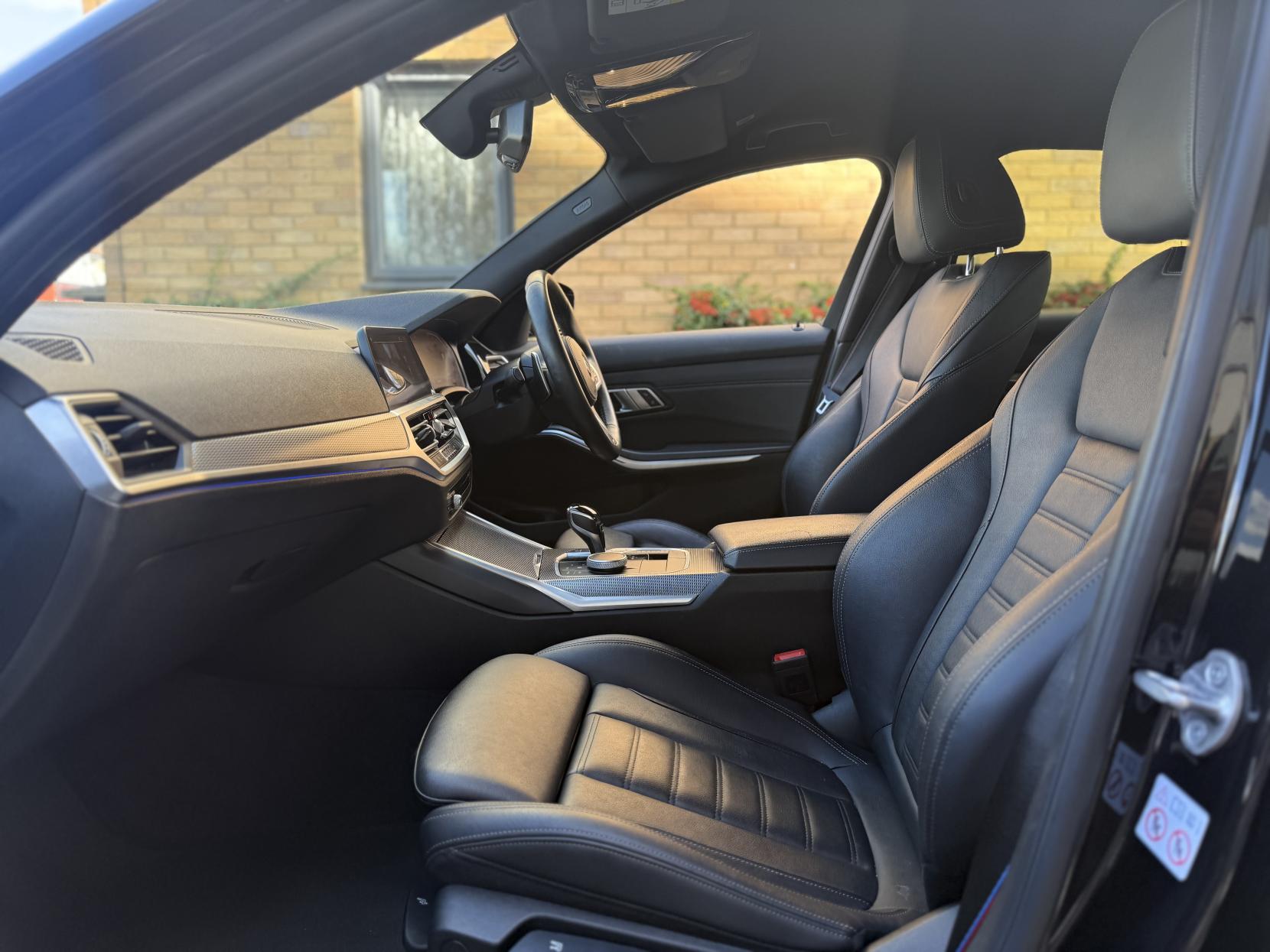 BMW 3 Series 2.0 320i M Sport Saloon 4dr Petrol Auto Euro 6 (s/s) (184 ps)