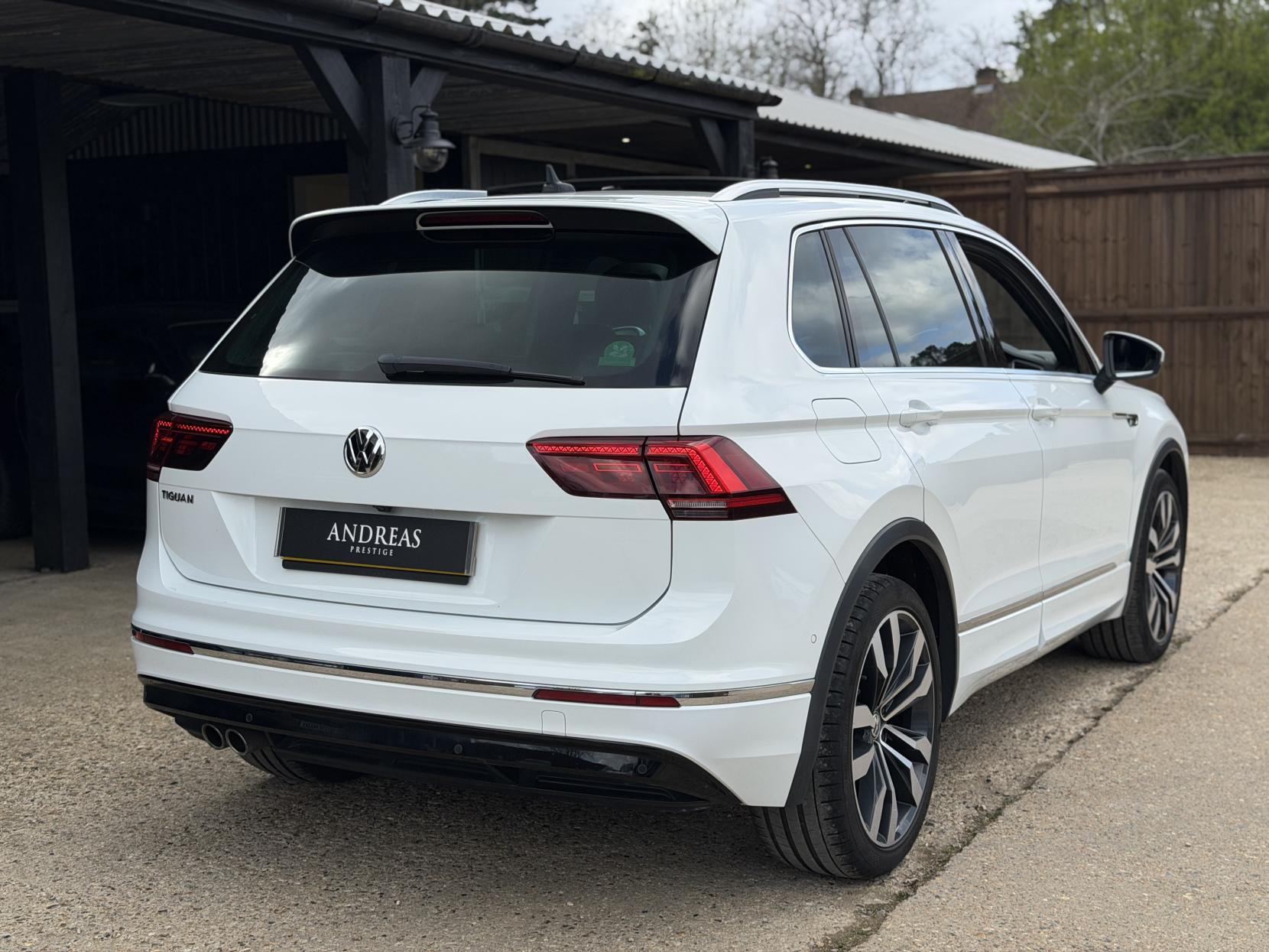 Volkswagen Tiguan 1.5 TSI EVO R-Line Tech SUV 5dr Petrol DSG Euro 6 (s/s) (150 ps)