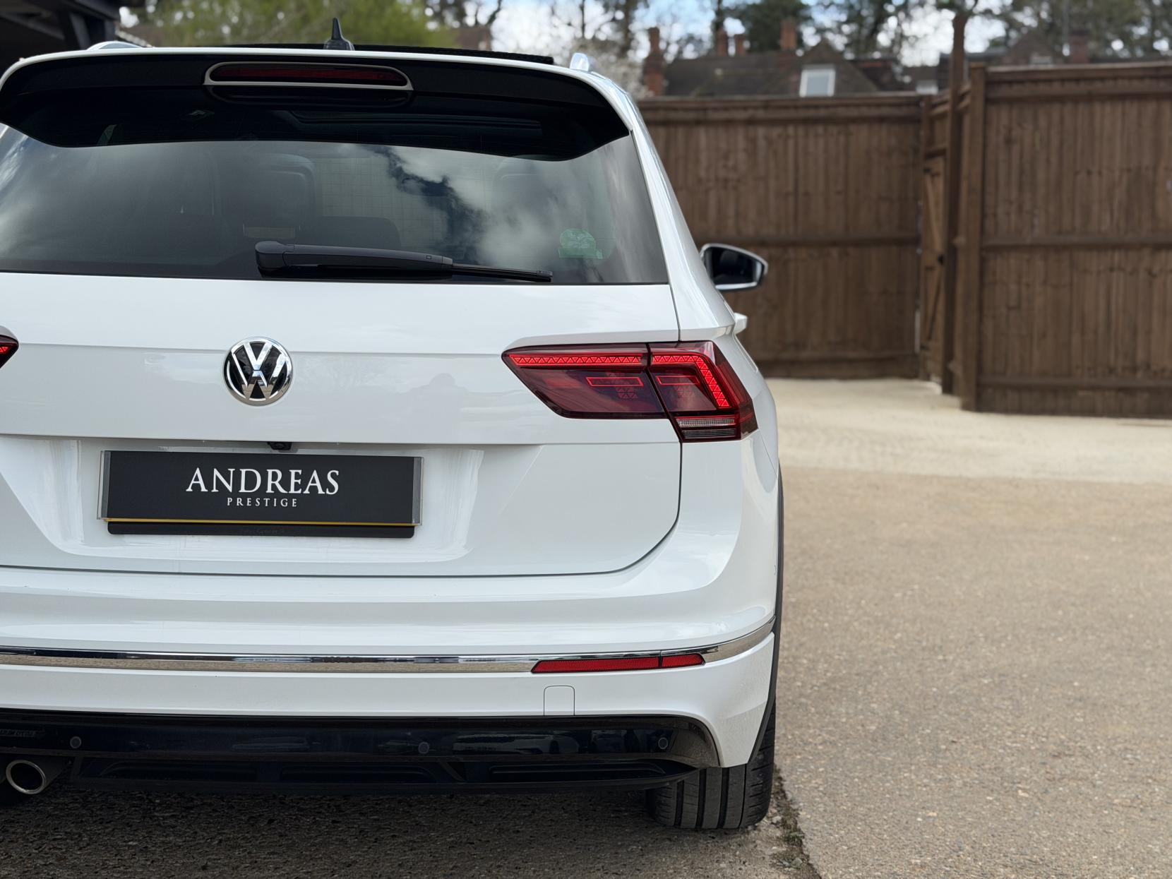 Volkswagen Tiguan 1.5 TSI EVO R-Line Tech SUV 5dr Petrol DSG Euro 6 (s/s) (150 ps)