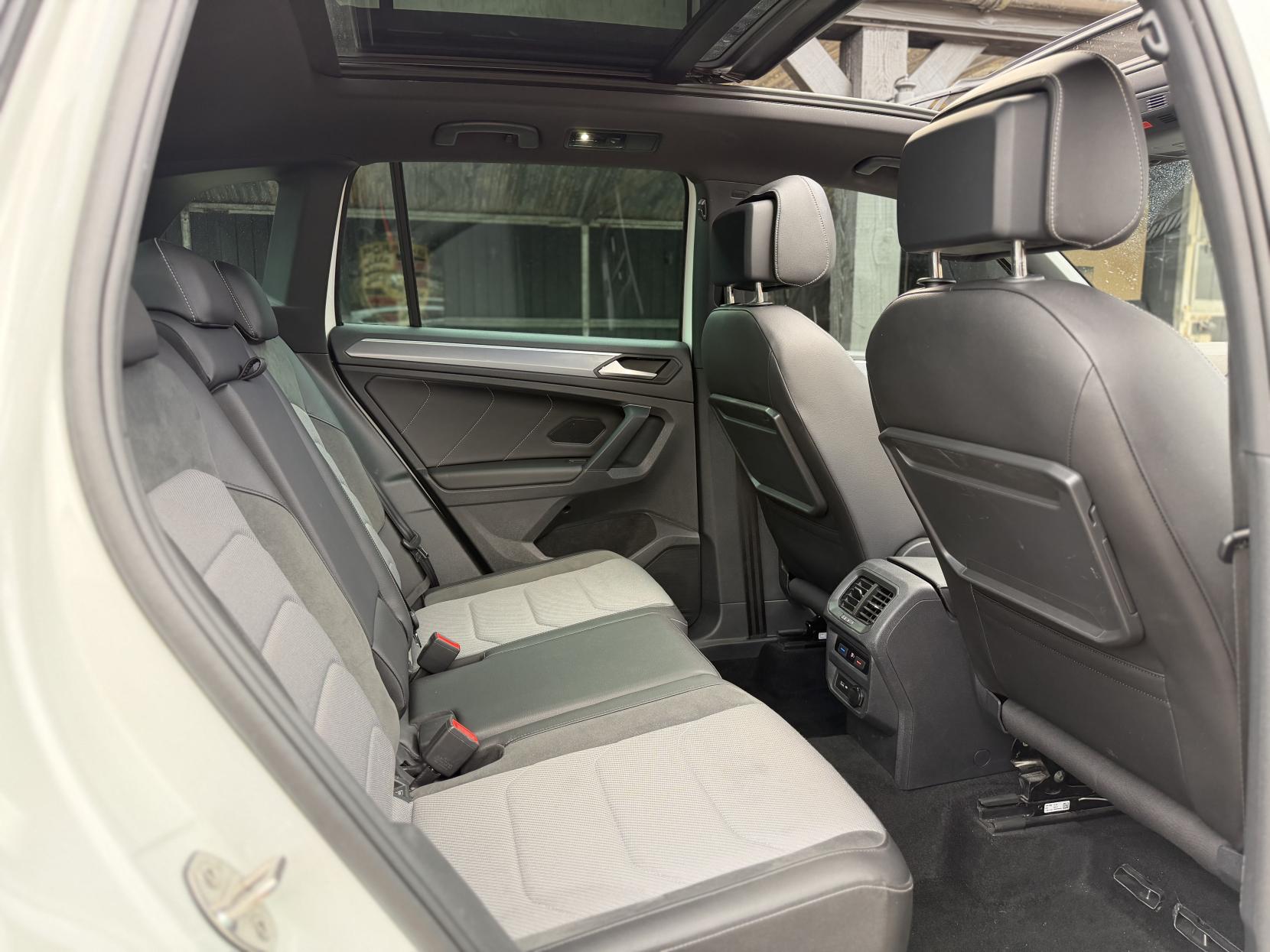 Volkswagen Tiguan 1.5 TSI EVO R-Line Tech SUV 5dr Petrol DSG Euro 6 (s/s) (150 ps)