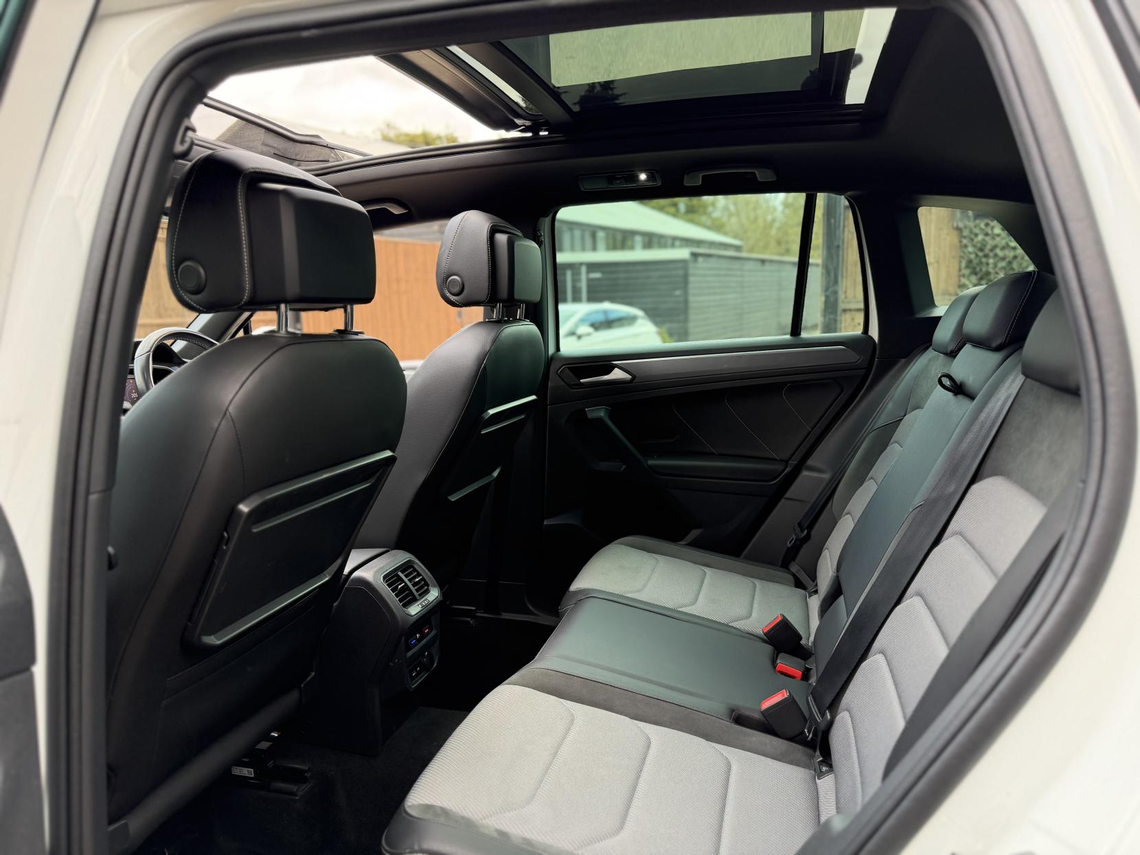 Volkswagen Tiguan 1.5 TSI EVO R-Line Tech SUV 5dr Petrol DSG Euro 6 (s/s) (150 ps)