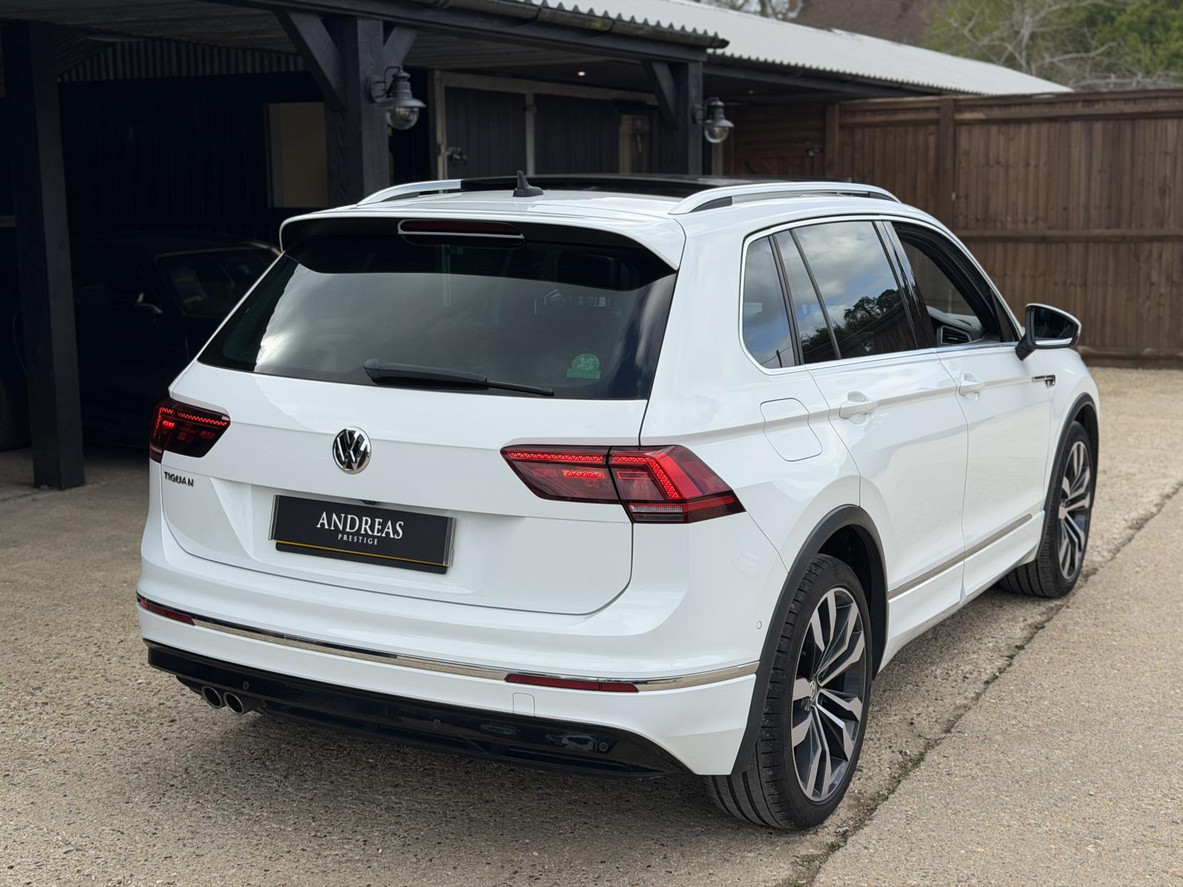 Volkswagen Tiguan 1.5 TSI EVO R-Line Tech SUV 5dr Petrol DSG Euro 6 (s/s) (150 ps)