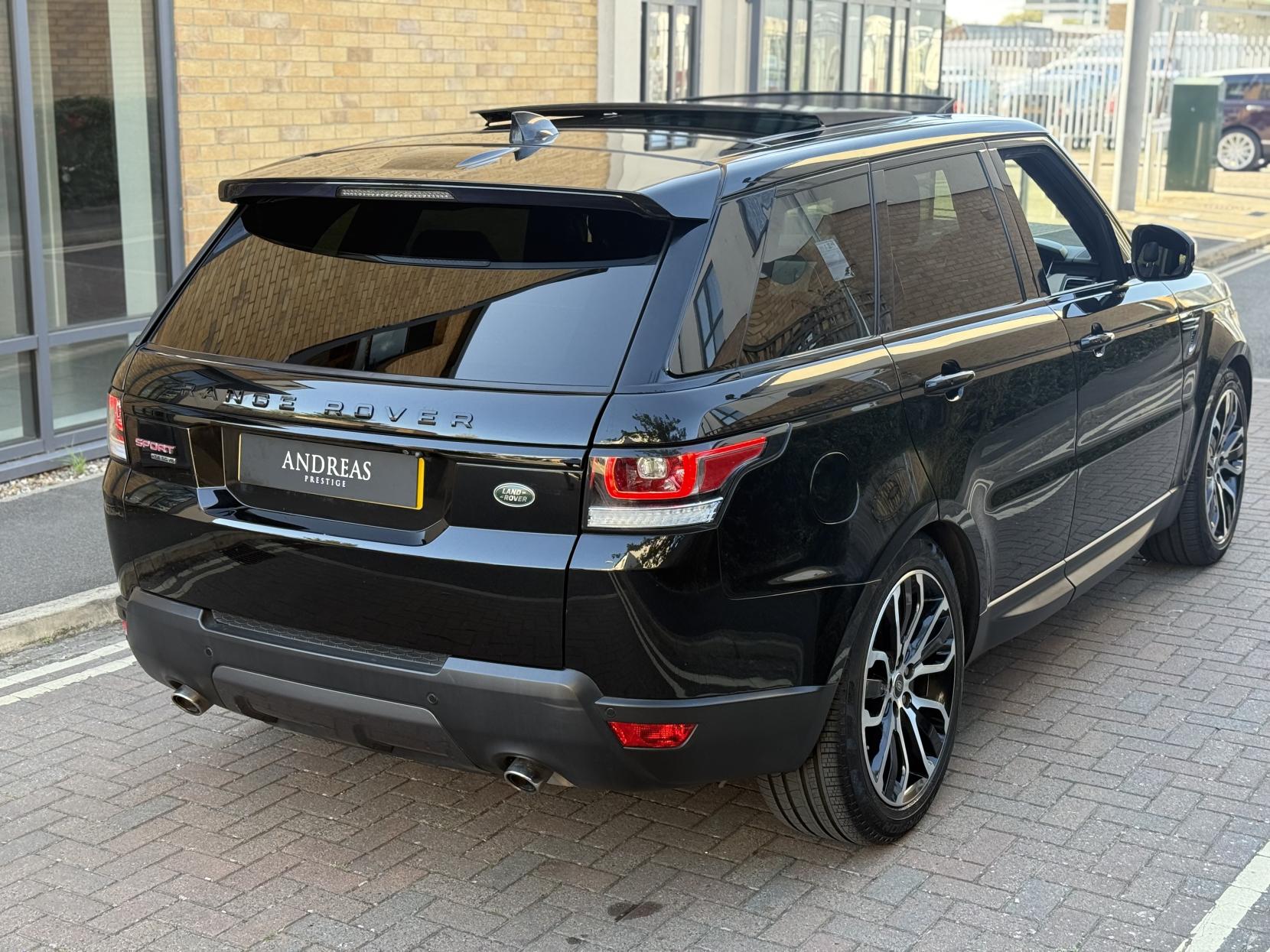 Land Rover Range Rover Sport 3.0 SD V6 HSE Dynamic SUV 5dr Diesel Auto 4WD Euro 6 (s/s) (306 ps)