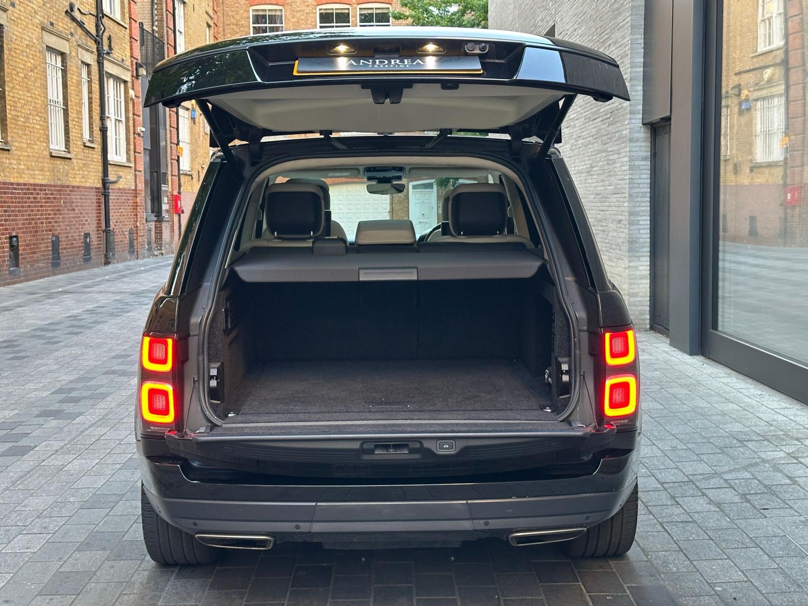 Land Rover Range Rover 5.0 P525 V8 GPF Autobiography SUV 5dr Petrol Auto 4WD Euro 6 (s/s) LWB (525 ps)