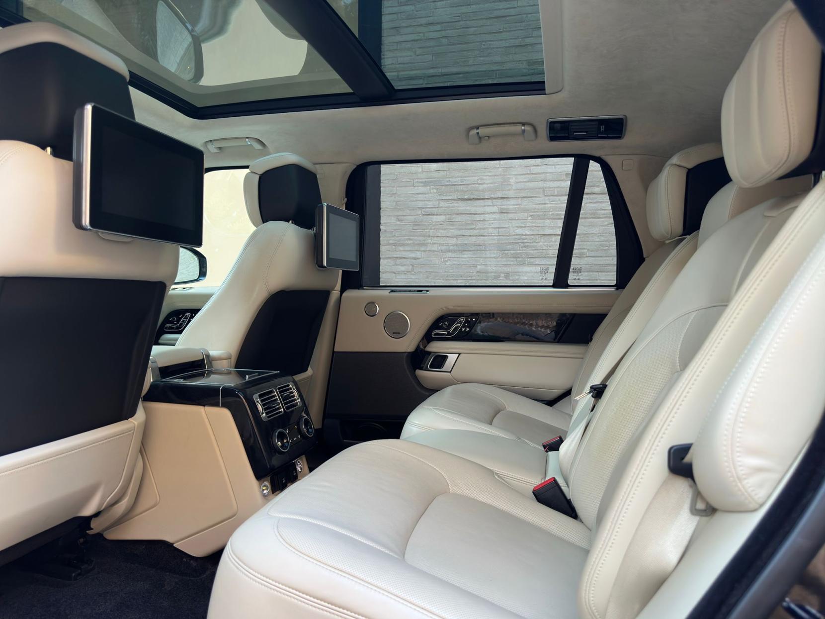 Land Rover Range Rover 5.0 P525 V8 GPF Autobiography SUV 5dr Petrol Auto 4WD Euro 6 (s/s) LWB (525 ps)