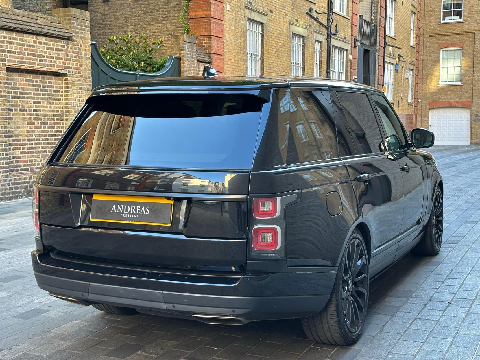 Land Rover Range Rover 5.0 P525 V8 GPF Autobiography SUV 5dr Petrol Auto 4WD Euro 6 (s/s) LWB (525 ps)