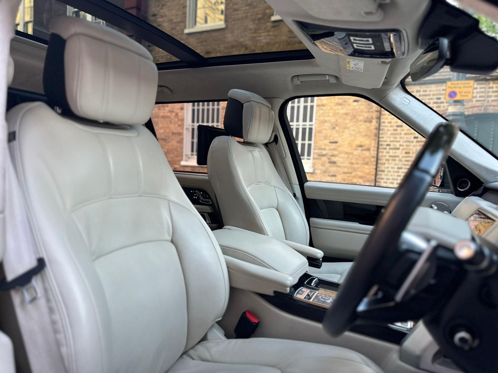 Land Rover Range Rover 5.0 P525 V8 GPF Autobiography SUV 5dr Petrol Auto 4WD Euro 6 (s/s) LWB (525 ps)