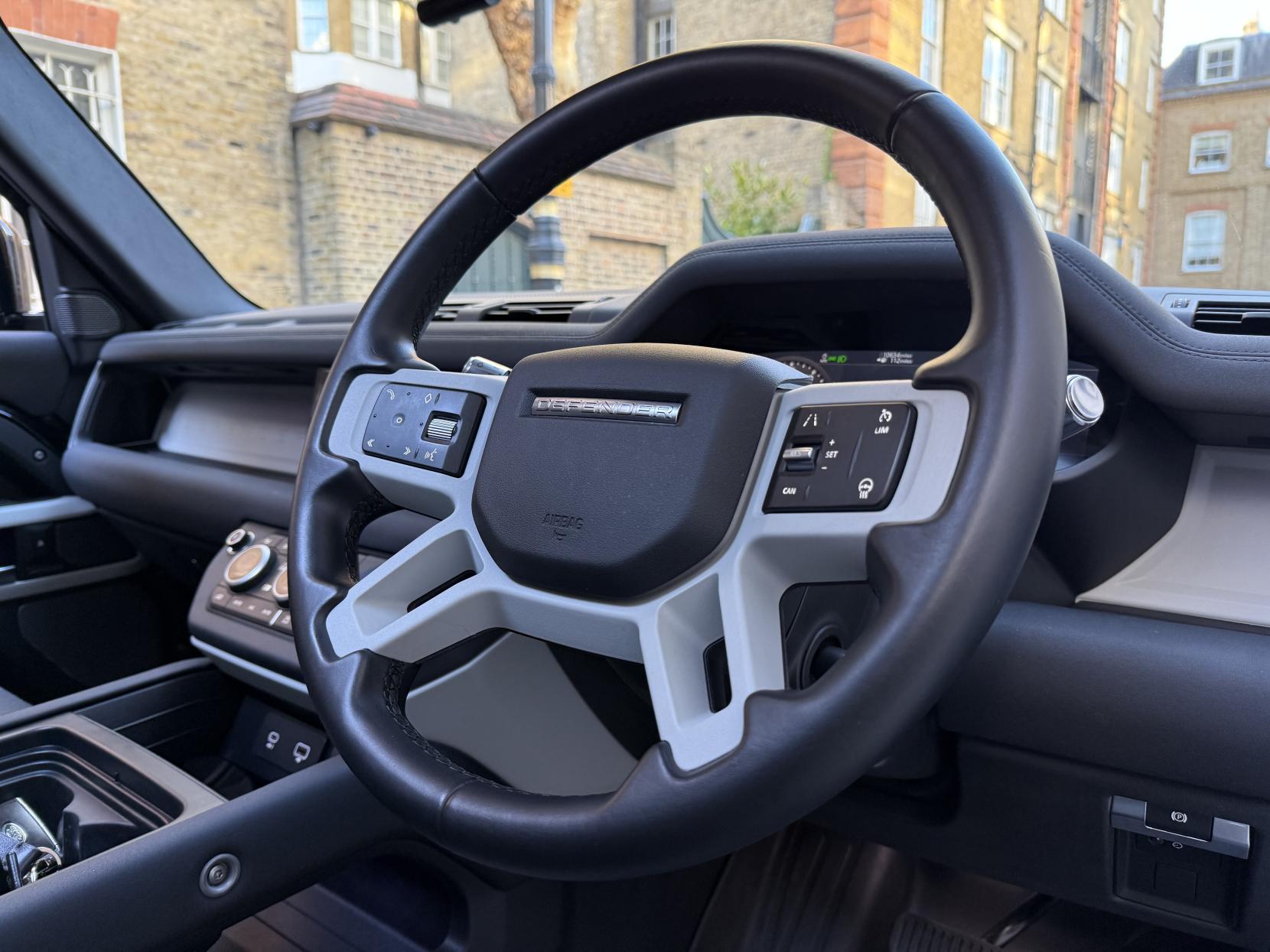 Land Rover Defender 110 2.0 Si4 SE SUV 5dr Petrol Auto 4WD Euro 6 (s/s) (300 ps)