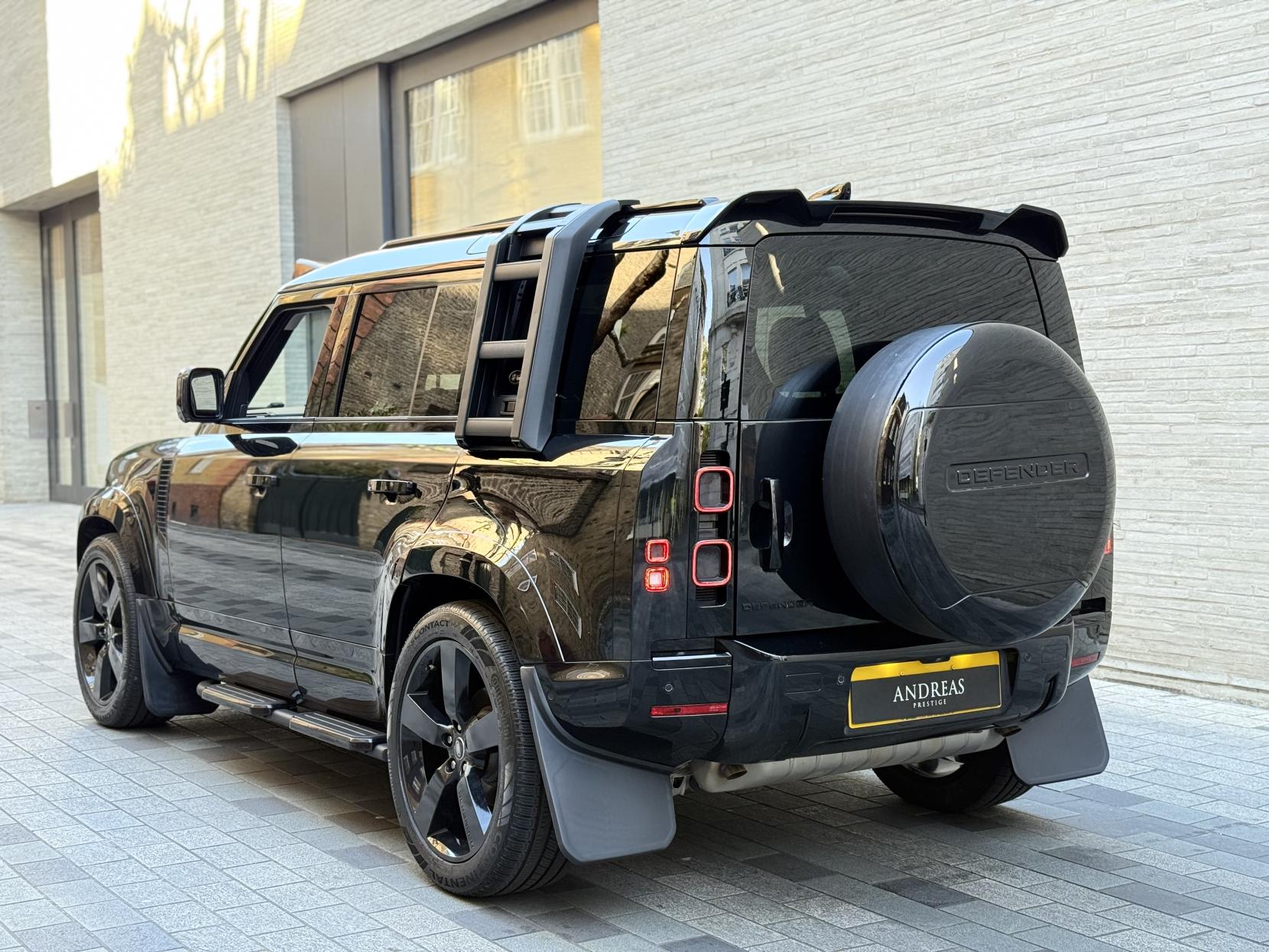 Land Rover Defender 110 2.0 Si4 SE SUV 5dr Petrol Auto 4WD Euro 6 (s/s) (300 ps)