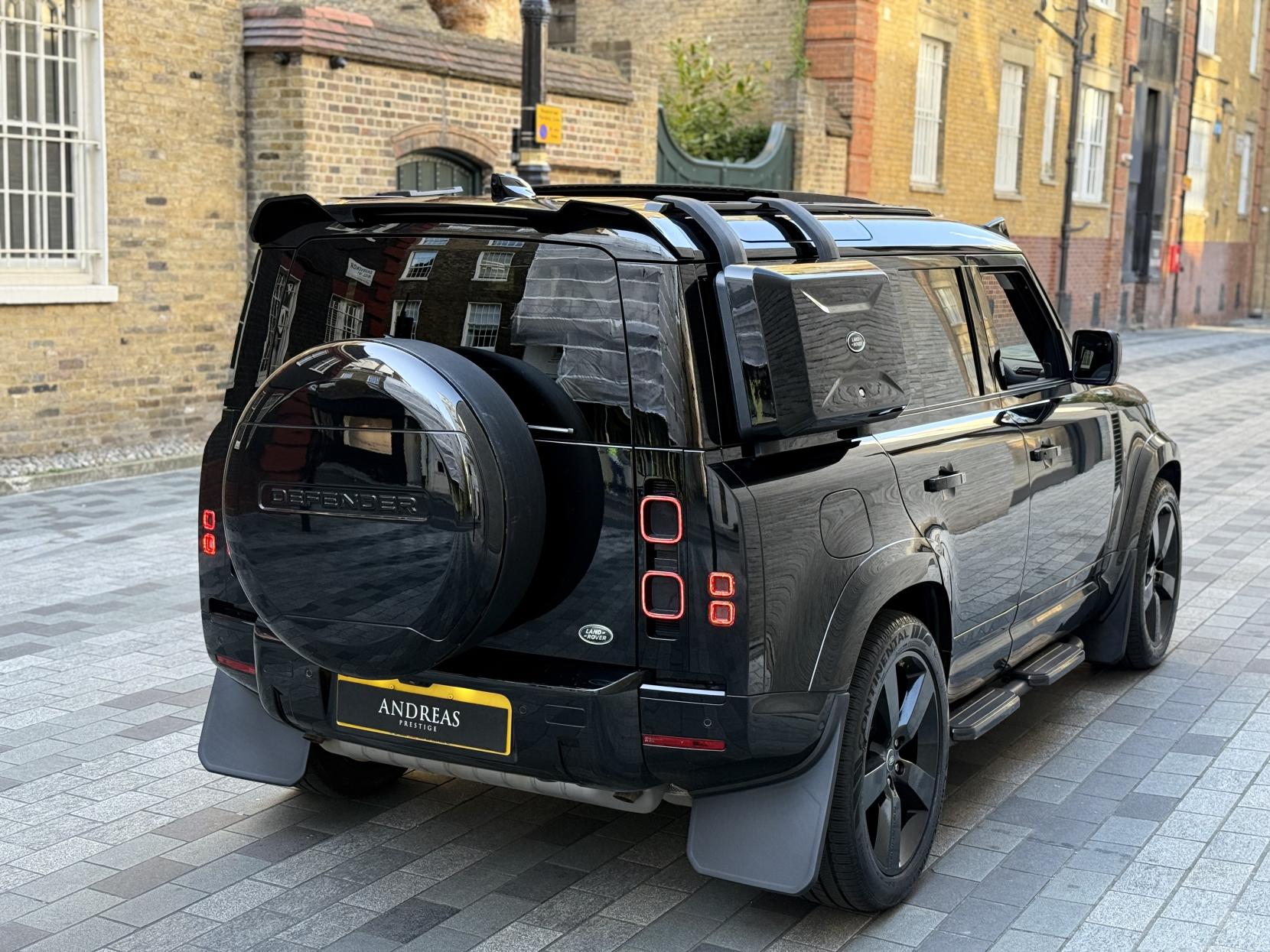 Land Rover Defender 110 2.0 Si4 SE SUV 5dr Petrol Auto 4WD Euro 6 (s/s) (300 ps)