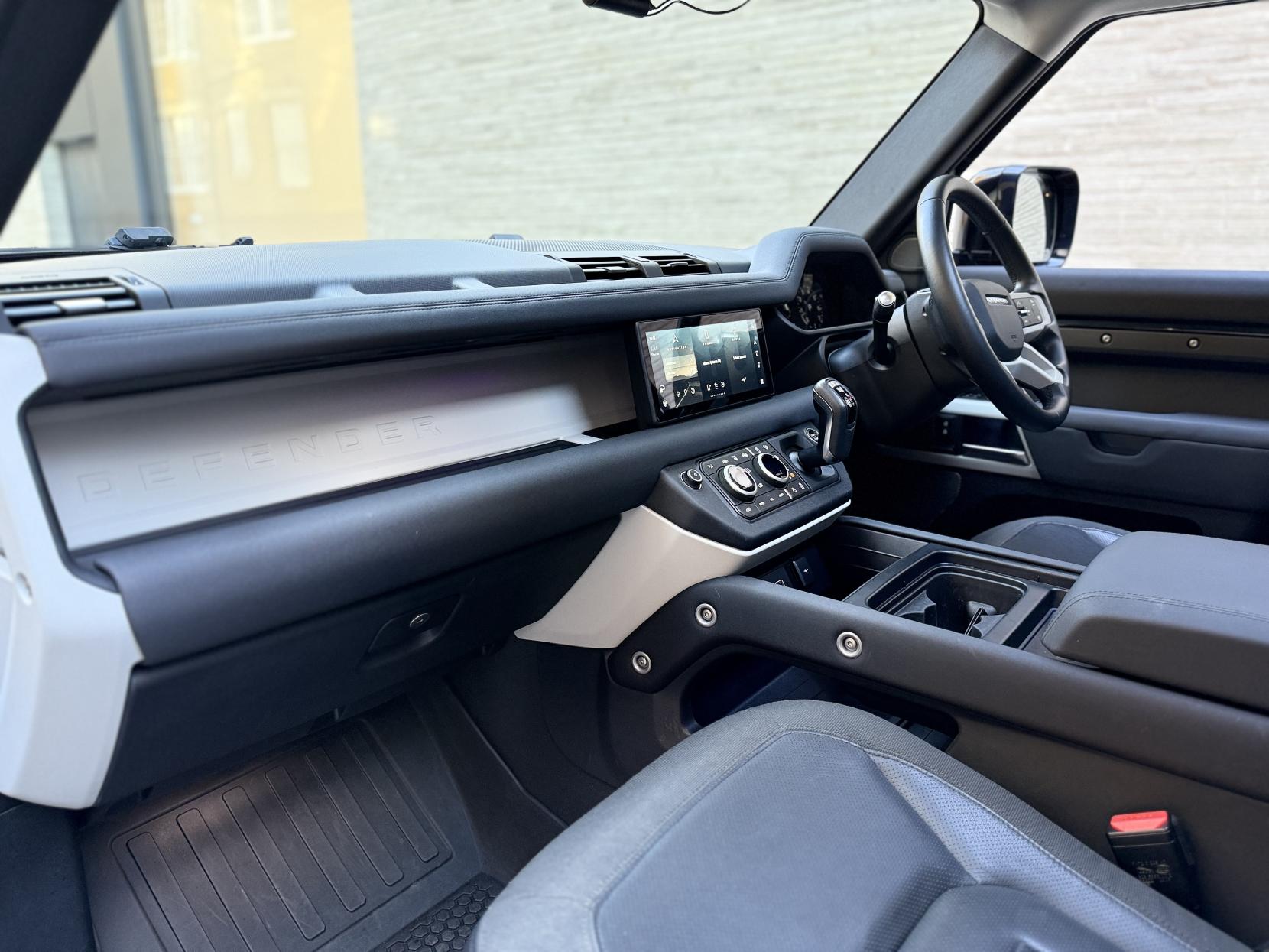 Land Rover Defender 110 2.0 Si4 SE SUV 5dr Petrol Auto 4WD Euro 6 (s/s) (300 ps)