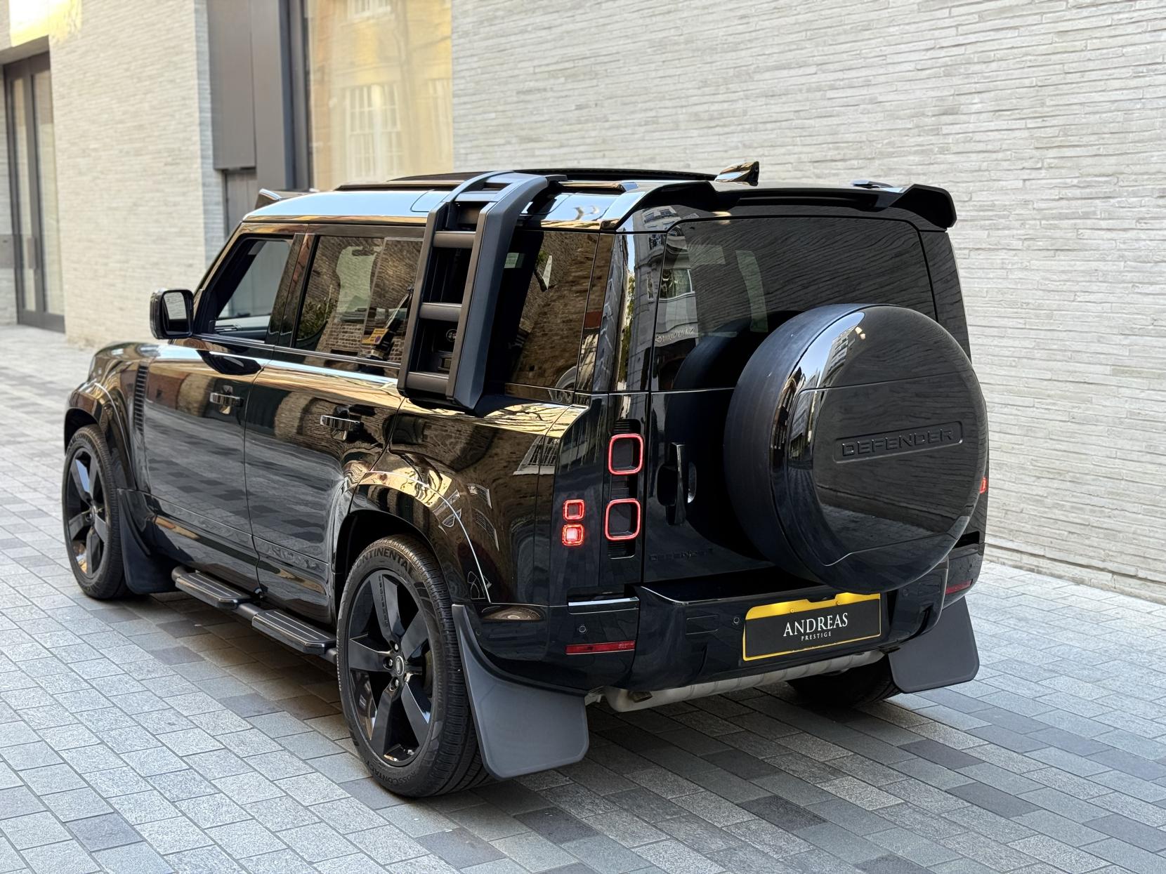 Land Rover Defender 110 2.0 Si4 SE SUV 5dr Petrol Auto 4WD Euro 6 (s/s) (300 ps)