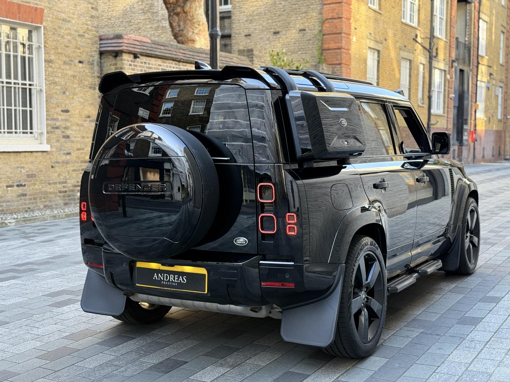 Land Rover Defender 110 2.0 Si4 SE SUV 5dr Petrol Auto 4WD Euro 6 (s/s) (300 ps)