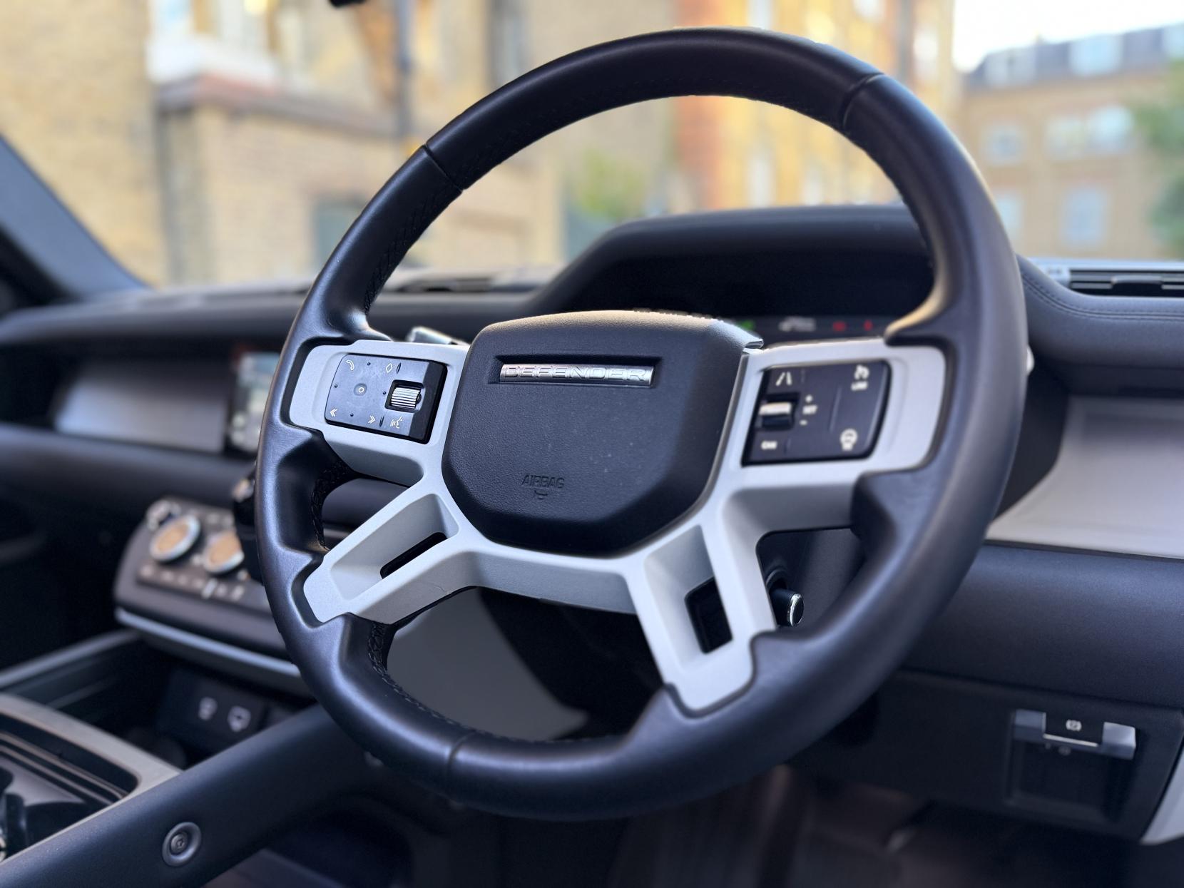Land Rover Defender 110 2.0 Si4 SE SUV 5dr Petrol Auto 4WD Euro 6 (s/s) (300 ps)