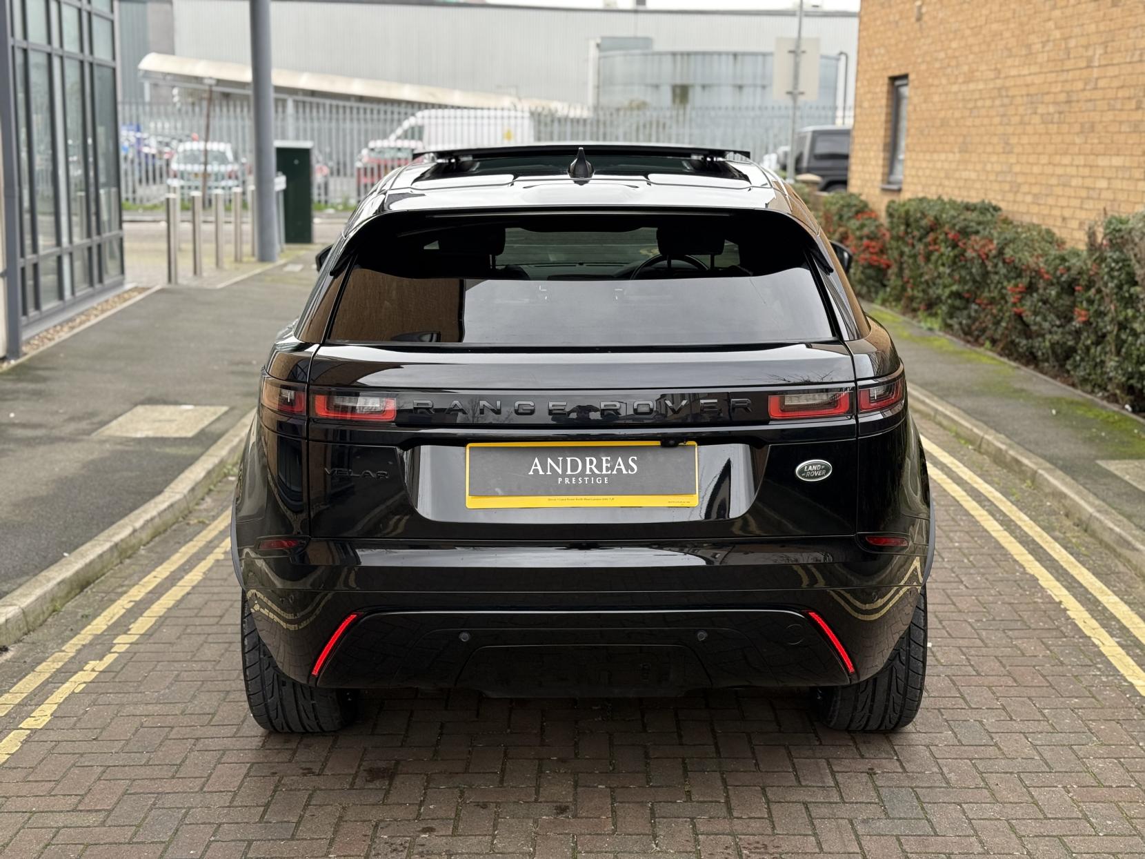 Land Rover Range Rover Velar 2.0 P250 R-Dynamic SE SUV 5dr Petrol Auto 4WD Euro 6 (s/s) (250 bhp)