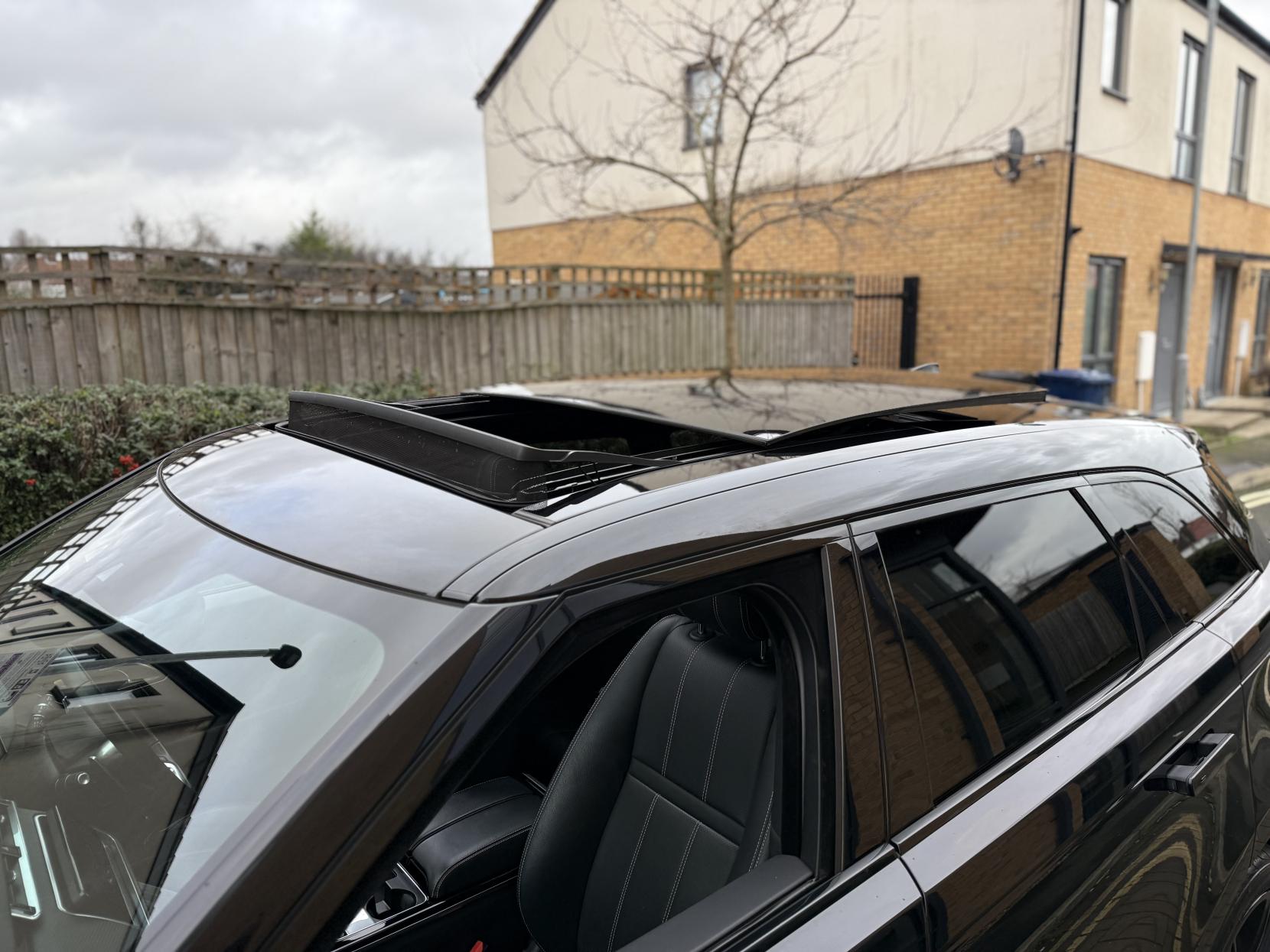 Land Rover Range Rover Velar 2.0 P250 R-Dynamic SE SUV 5dr Petrol Auto 4WD Euro 6 (s/s) (250 bhp)