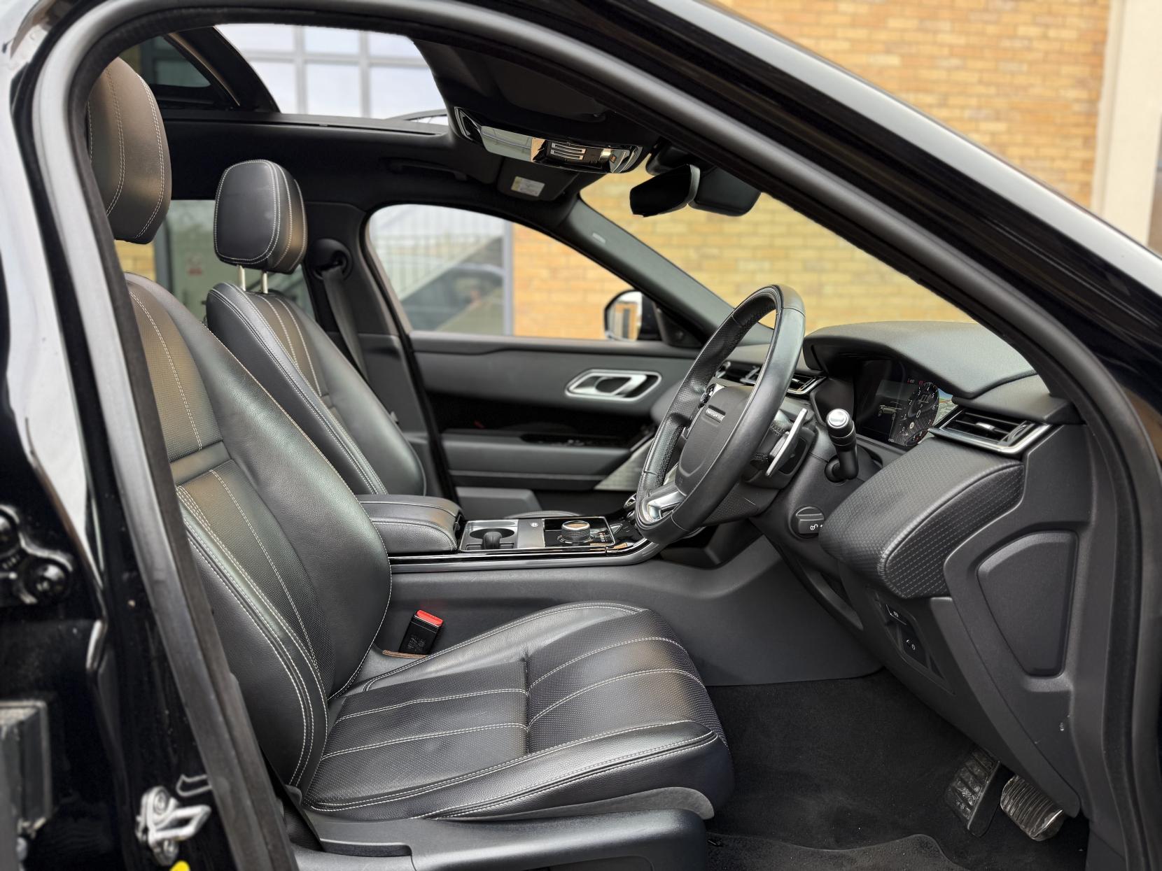 Land Rover Range Rover Velar 2.0 P250 R-Dynamic SE SUV 5dr Petrol Auto 4WD Euro 6 (s/s) (250 bhp)