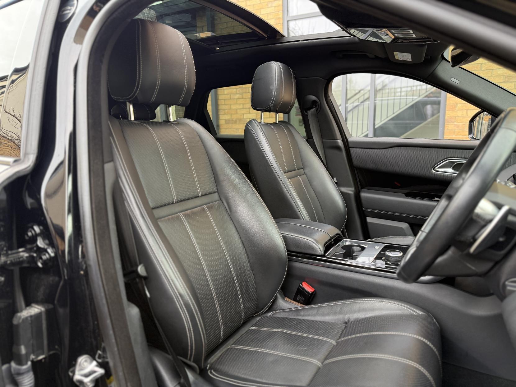 Land Rover Range Rover Velar 2.0 P250 R-Dynamic SE SUV 5dr Petrol Auto 4WD Euro 6 (s/s) (250 bhp)