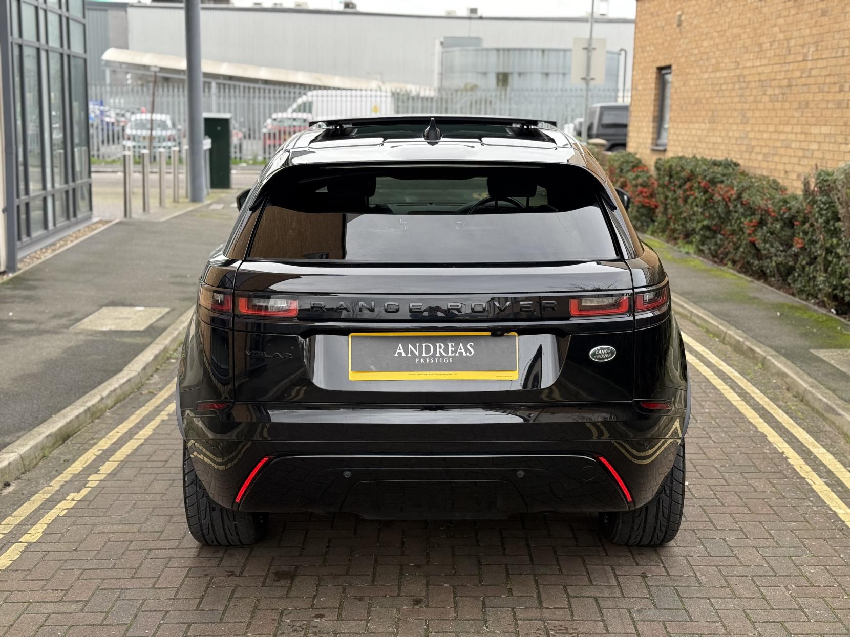 Land Rover Range Rover Velar 2.0 P250 R-Dynamic SE SUV 5dr Petrol Auto 4WD Euro 6 (s/s) (250 bhp)