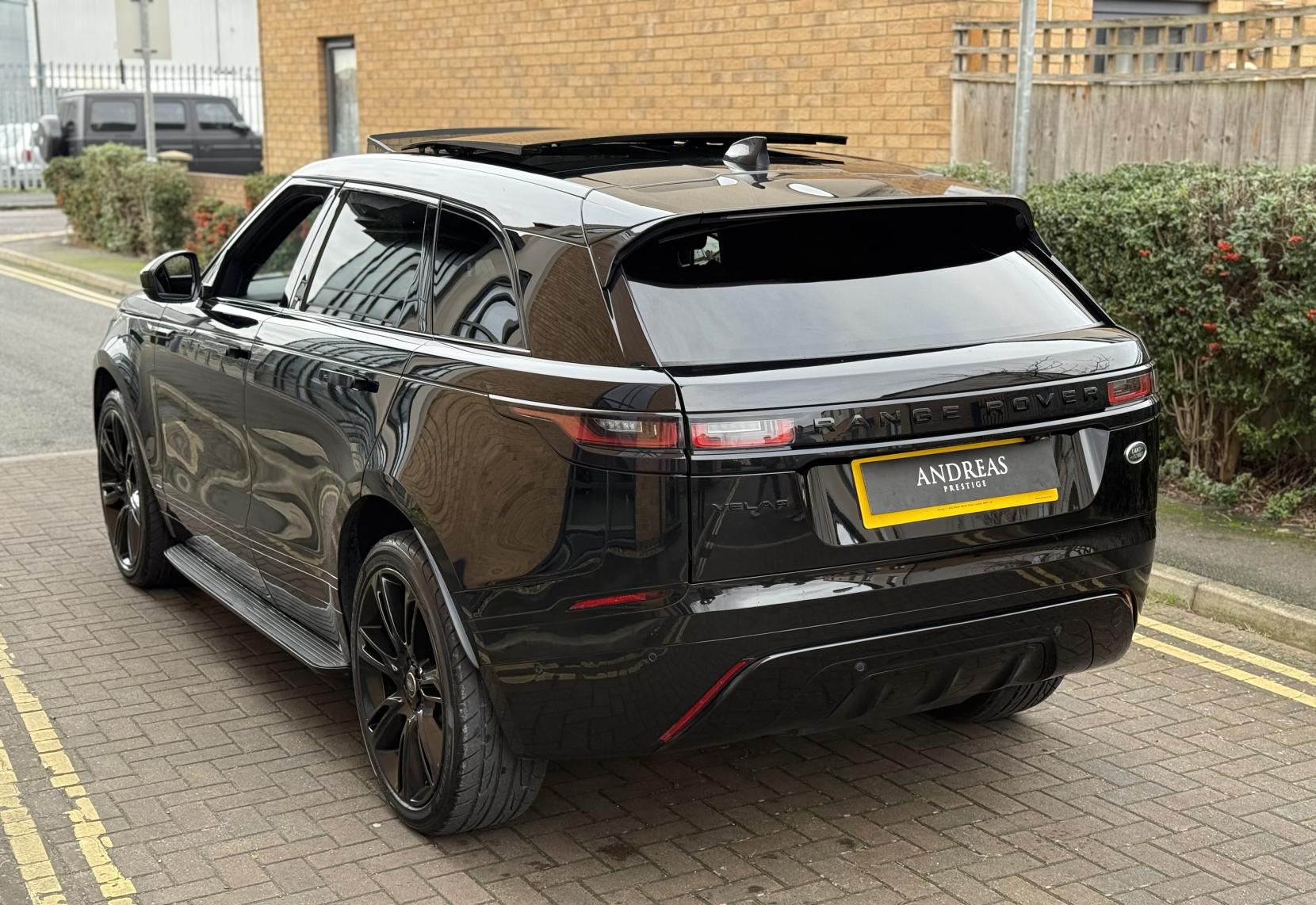 Land Rover Range Rover Velar 2.0 P250 R-Dynamic SE SUV 5dr Petrol Auto 4WD Euro 6 (s/s) (250 bhp)