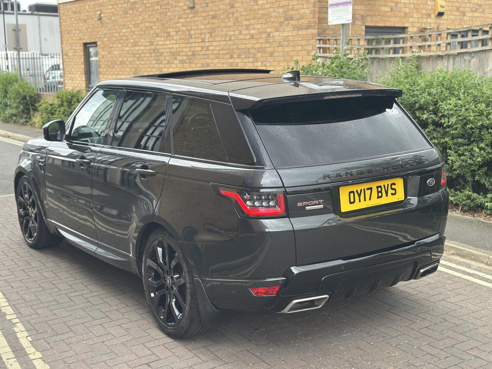 Land Rover Range Rover Sport 3.0 SD V6 Autobiography Dynamic SUV 5dr Diesel Auto 4WD Euro 6 (s/s) (306 ps)