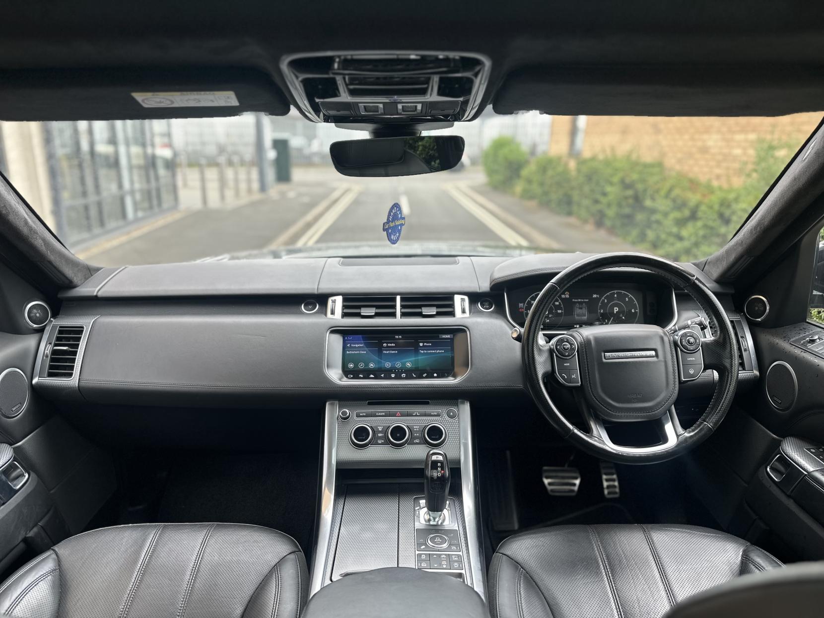 Land Rover Range Rover Sport 3.0 SD V6 Autobiography Dynamic SUV 5dr Diesel Auto 4WD Euro 6 (s/s) (306 ps)