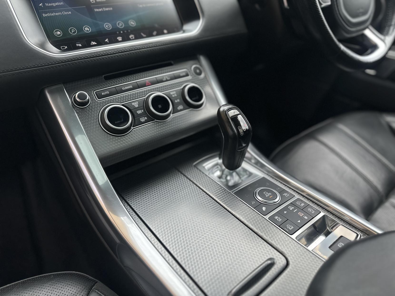Land Rover Range Rover Sport 3.0 SD V6 Autobiography Dynamic SUV 5dr Diesel Auto 4WD Euro 6 (s/s) (306 ps)