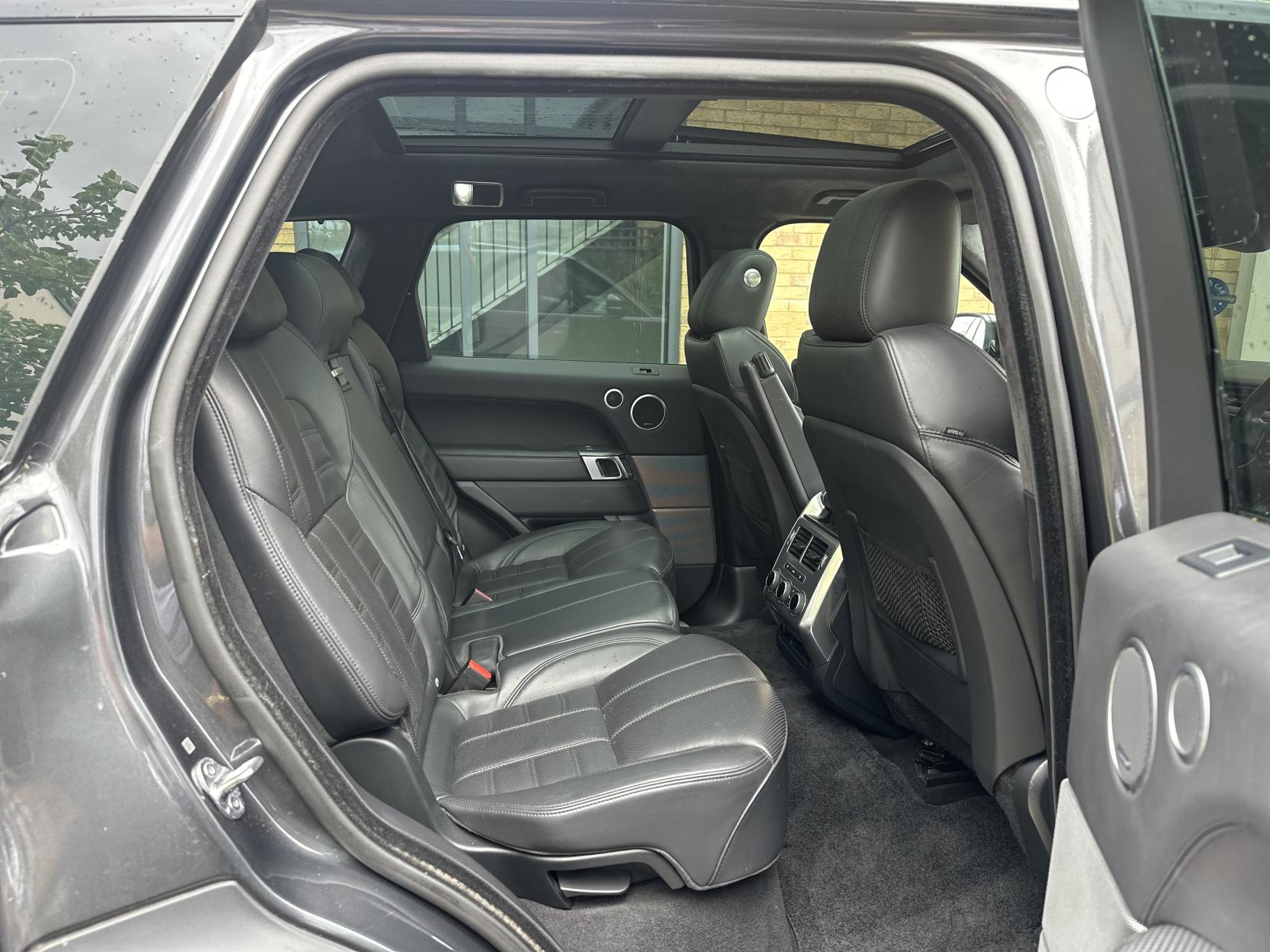Land Rover Range Rover Sport 3.0 SD V6 Autobiography Dynamic SUV 5dr Diesel Auto 4WD Euro 6 (s/s) (306 ps)