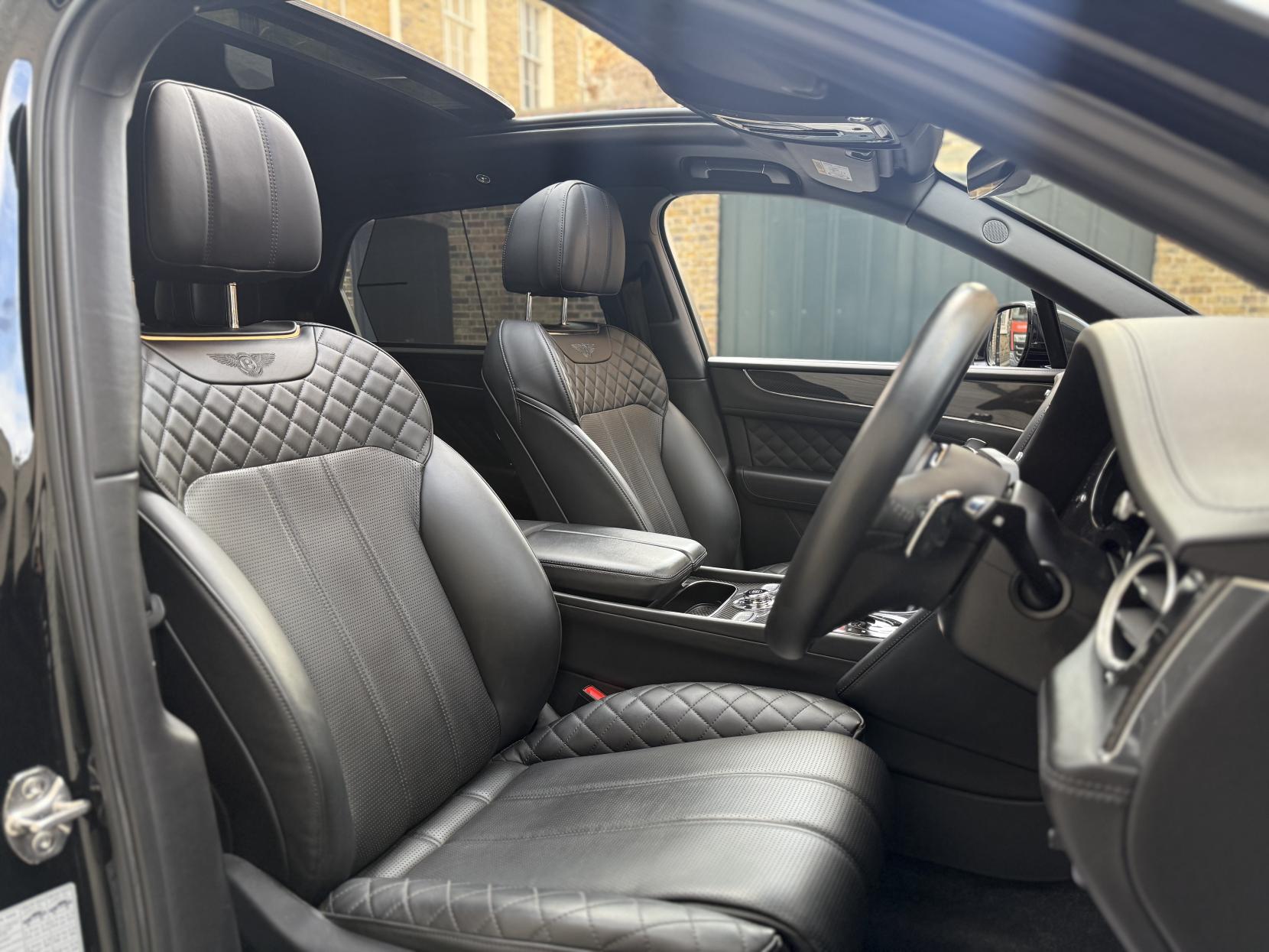 Bentley Bentayga 4.0 V8 SUV 5dr Petrol Auto 4WD Euro 6 (s/s) (550 ps)