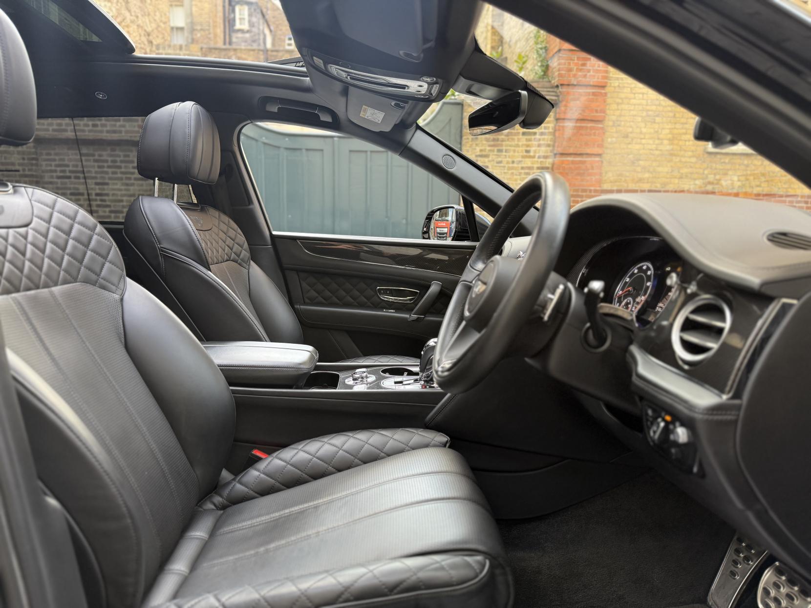 Bentley Bentayga 4.0 V8 SUV 5dr Petrol Auto 4WD Euro 6 (s/s) (550 ps)