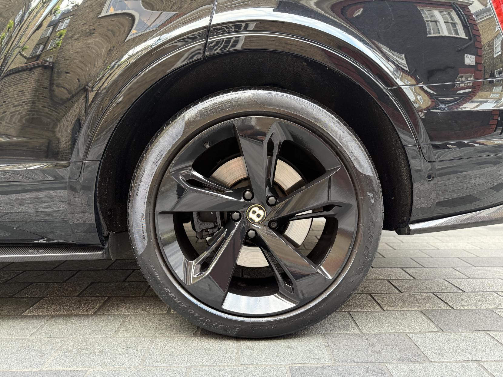 Bentley Bentayga 4.0 V8 SUV 5dr Petrol Auto 4WD Euro 6 (s/s) (550 ps)