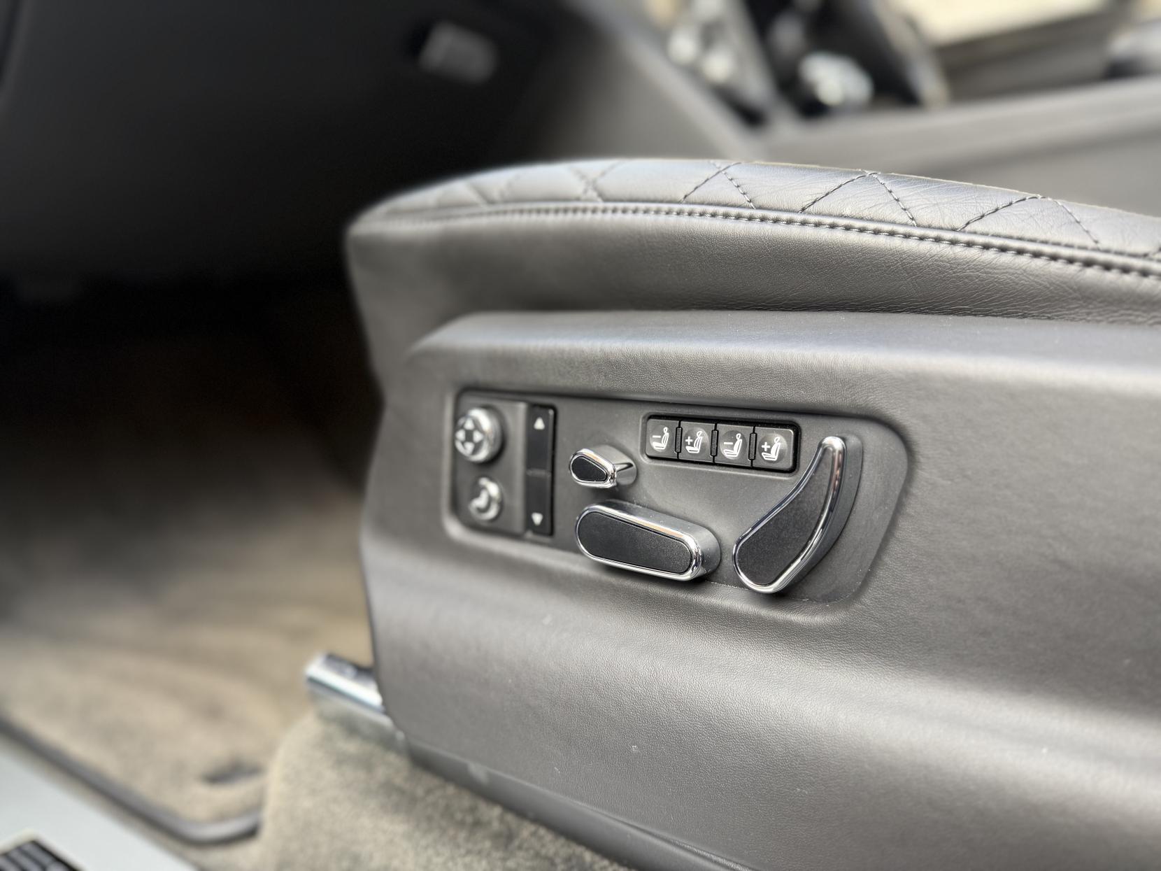 Bentley Bentayga 4.0 V8 SUV 5dr Petrol Auto 4WD Euro 6 (s/s) (550 ps)