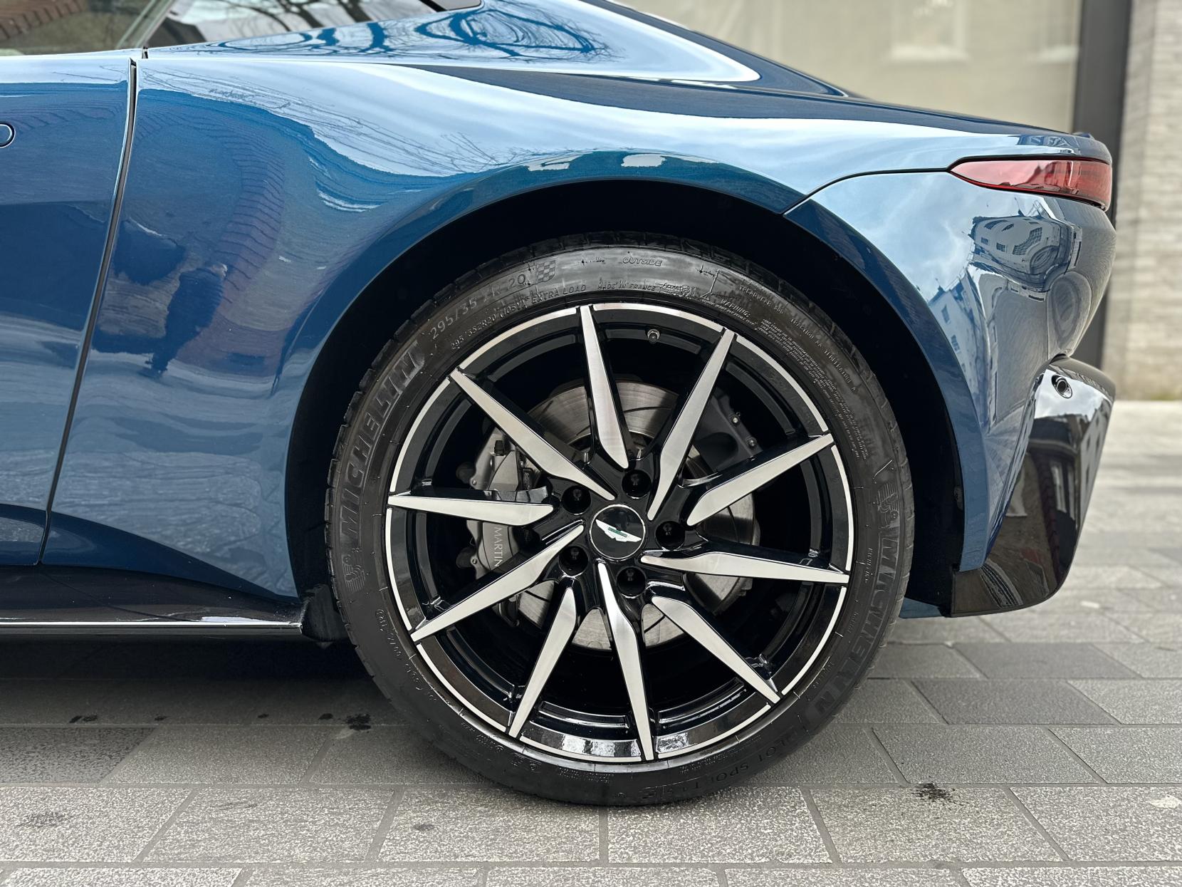 Aston Martin Vantage 4.0 V8 Coupe 2dr Petrol Auto Euro 6 (510 ps)