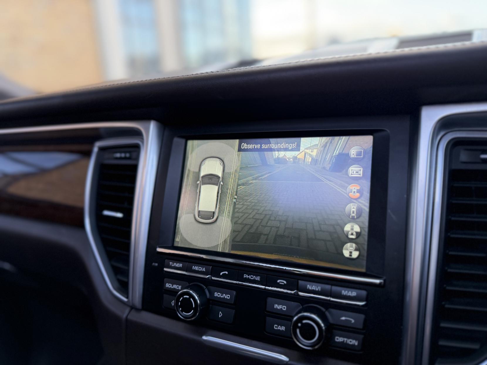 Porsche Macan 3.0 TD V6 S SUV 5dr Diesel PDK 4WD Euro 6 (s/s) (258 ps)