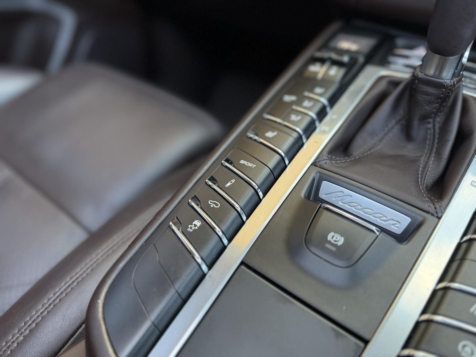 Porsche Macan 3.0 TD V6 S SUV 5dr Diesel PDK 4WD Euro 6 (s/s) (258 ps)