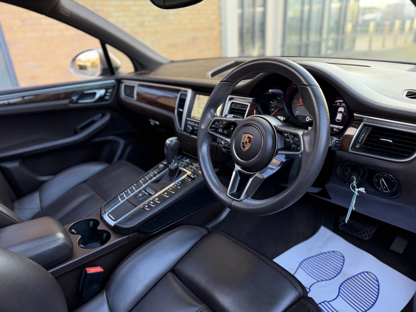 Porsche Macan 3.0 TD V6 S SUV 5dr Diesel PDK 4WD Euro 6 (s/s) (258 ps)