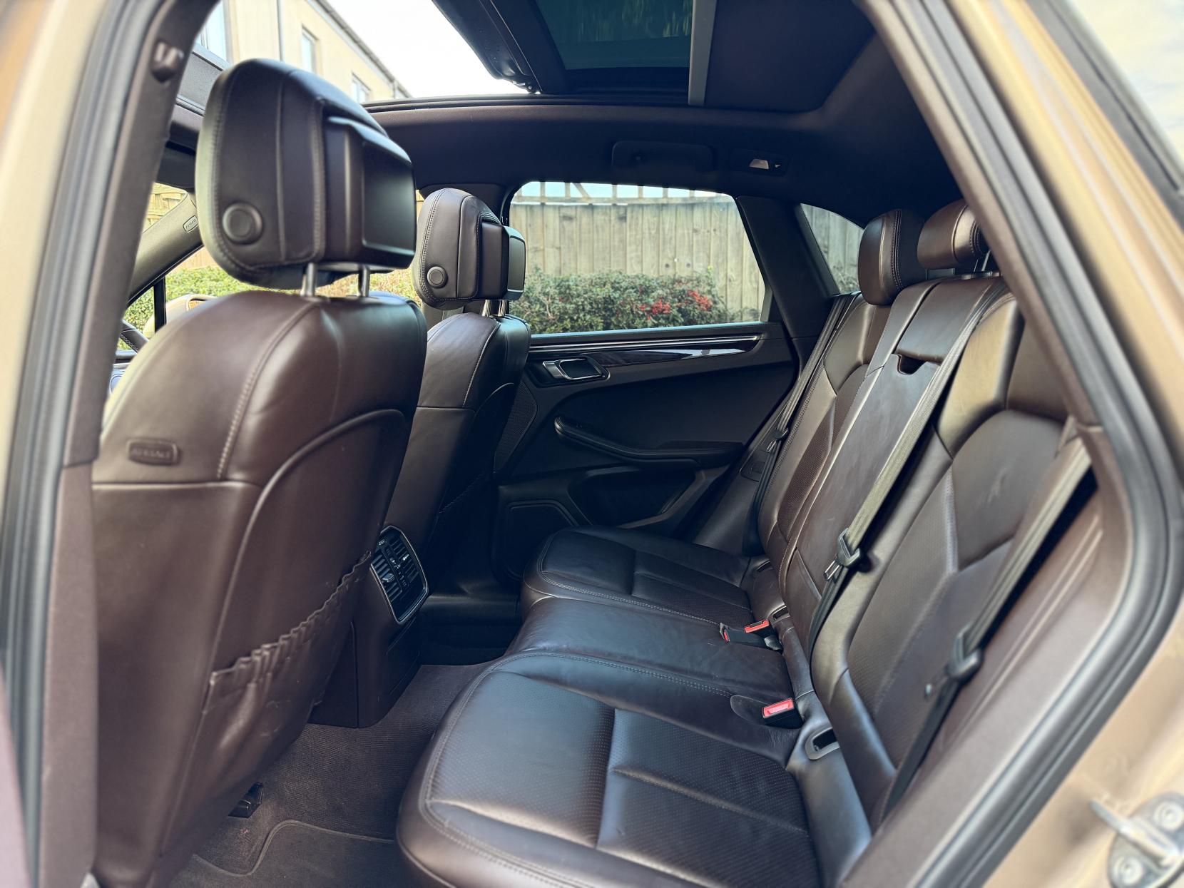 Porsche Macan 3.0 TD V6 S SUV 5dr Diesel PDK 4WD Euro 6 (s/s) (258 ps)