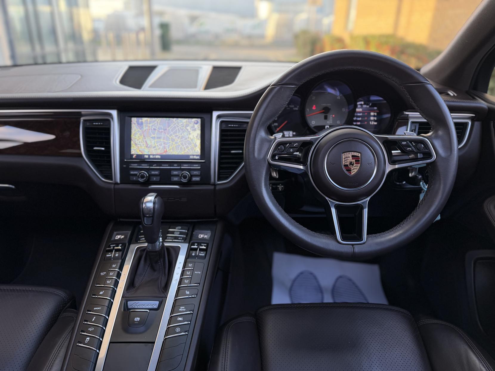 Porsche Macan 3.0 TD V6 S SUV 5dr Diesel PDK 4WD Euro 6 (s/s) (258 ps)