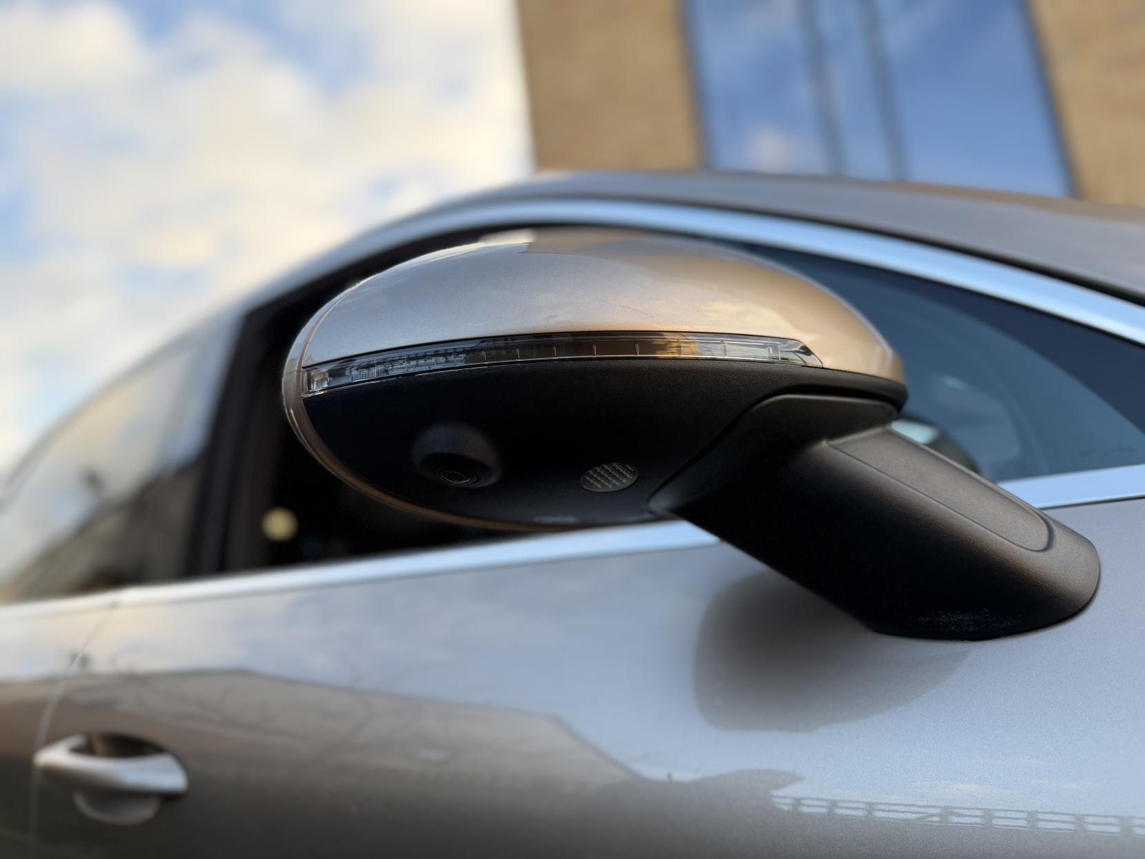 Porsche Macan 3.0 TD V6 S SUV 5dr Diesel PDK 4WD Euro 6 (s/s) (258 ps)