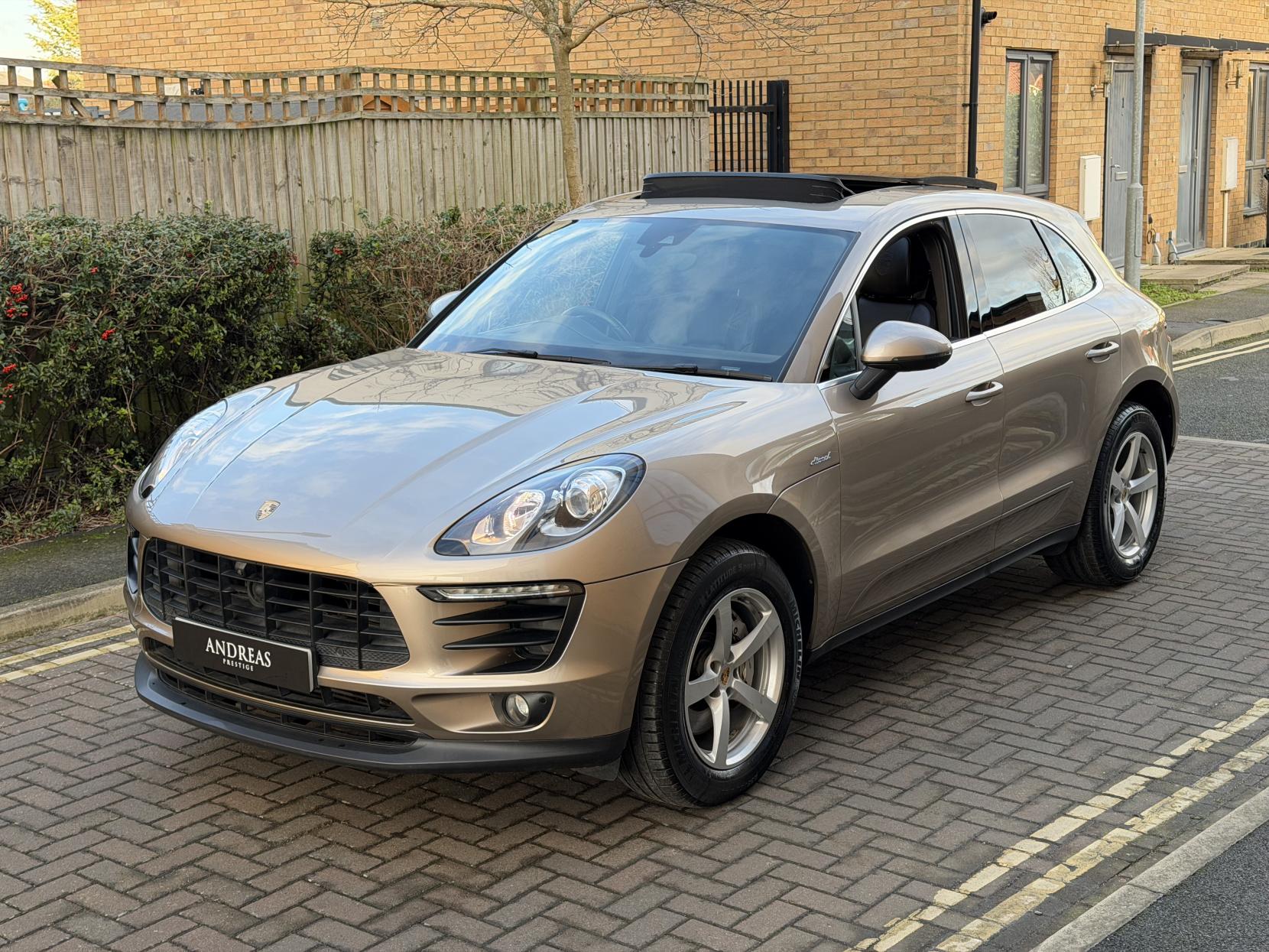 Porsche Macan 3.0 TD V6 S SUV 5dr Diesel PDK 4WD Euro 6 (s/s) (258 ps)