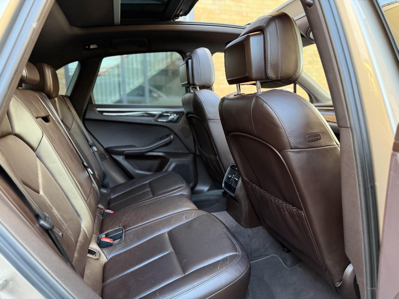 Porsche Macan 3.0 TD V6 S SUV 5dr Diesel PDK 4WD Euro 6 (s/s) (258 ps)