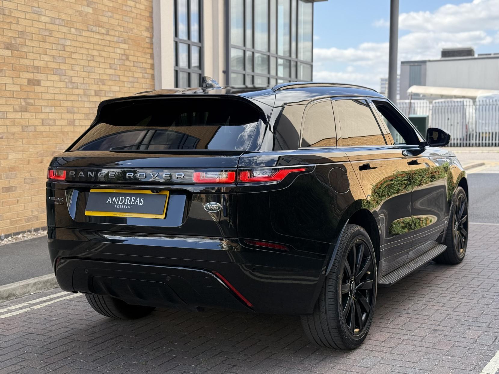 Land Rover Range Rover Velar 2.0 D240 R-Dynamic S SUV 5dr Diesel Auto 4WD Euro 6 (s/s) (240 ps)