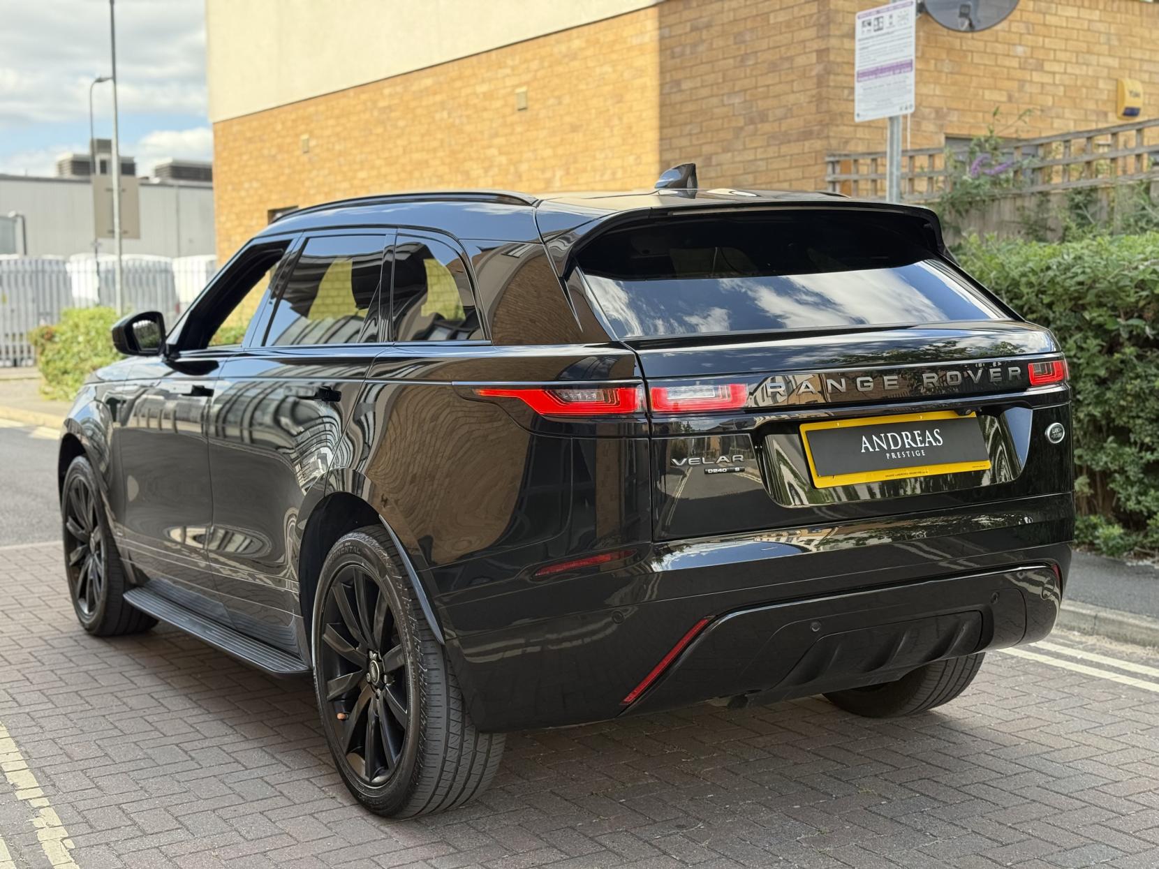 Land Rover Range Rover Velar 2.0 D240 R-Dynamic S SUV 5dr Diesel Auto 4WD Euro 6 (s/s) (240 ps)