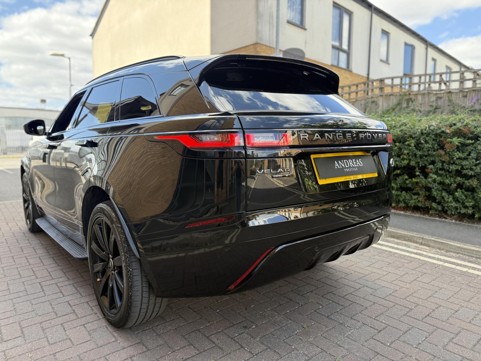 Land Rover Range Rover Velar 2.0 D240 R-Dynamic S SUV 5dr Diesel Auto 4WD Euro 6 (s/s) (240 ps)