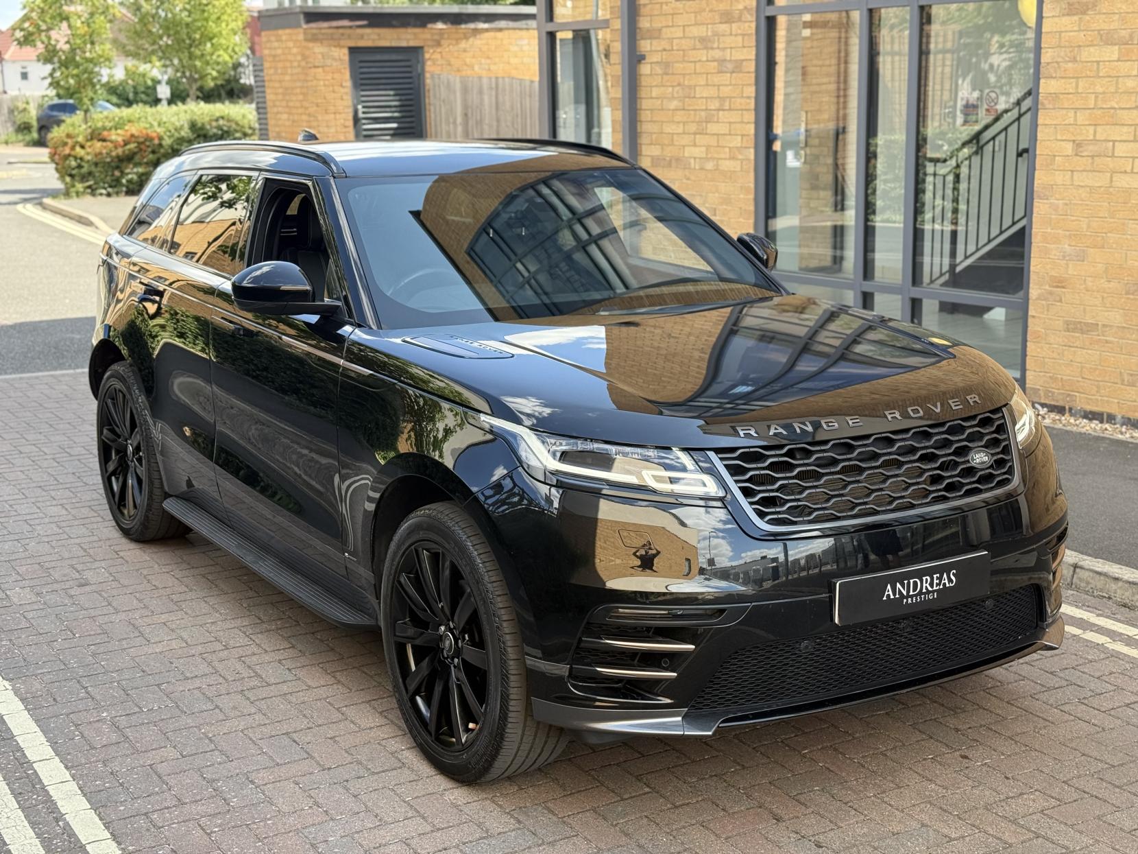 Land Rover Range Rover Velar 2.0 D240 R-Dynamic S SUV 5dr Diesel Auto 4WD Euro 6 (s/s) (240 ps)