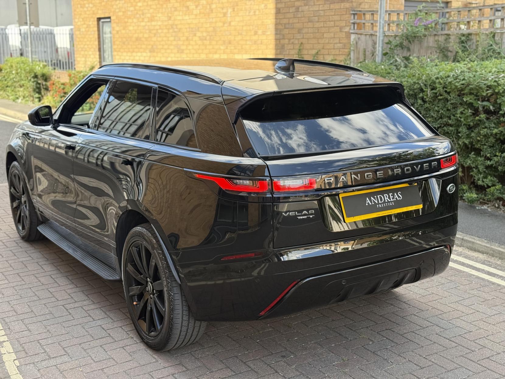 Land Rover Range Rover Velar 2.0 D240 R-Dynamic S SUV 5dr Diesel Auto 4WD Euro 6 (s/s) (240 ps)