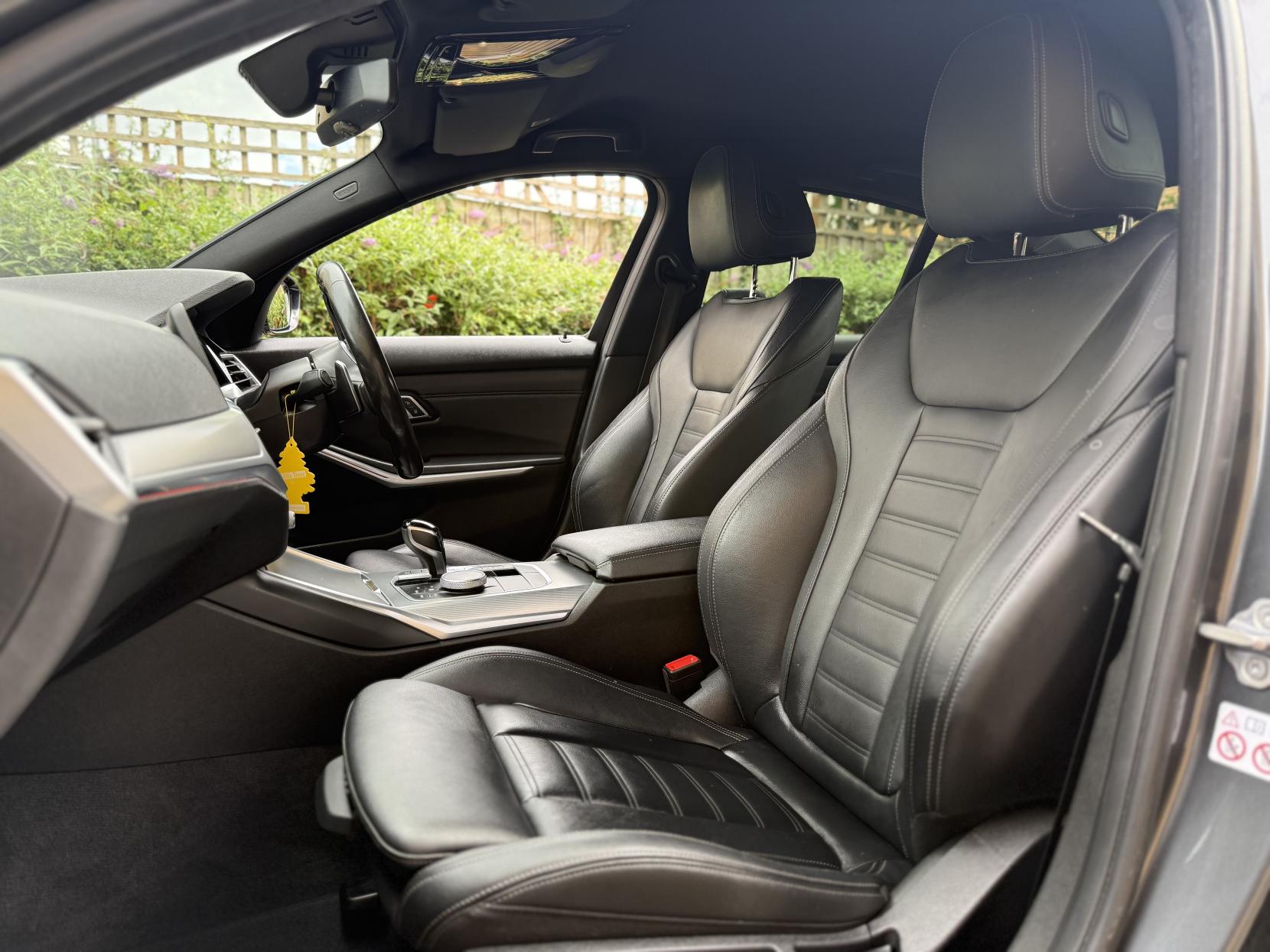 BMW 3 Series 2.0 330e 12kWh M Sport Saloon 4dr Petrol Plug-in Hybrid Auto Euro 6 (s/s) (292 ps)