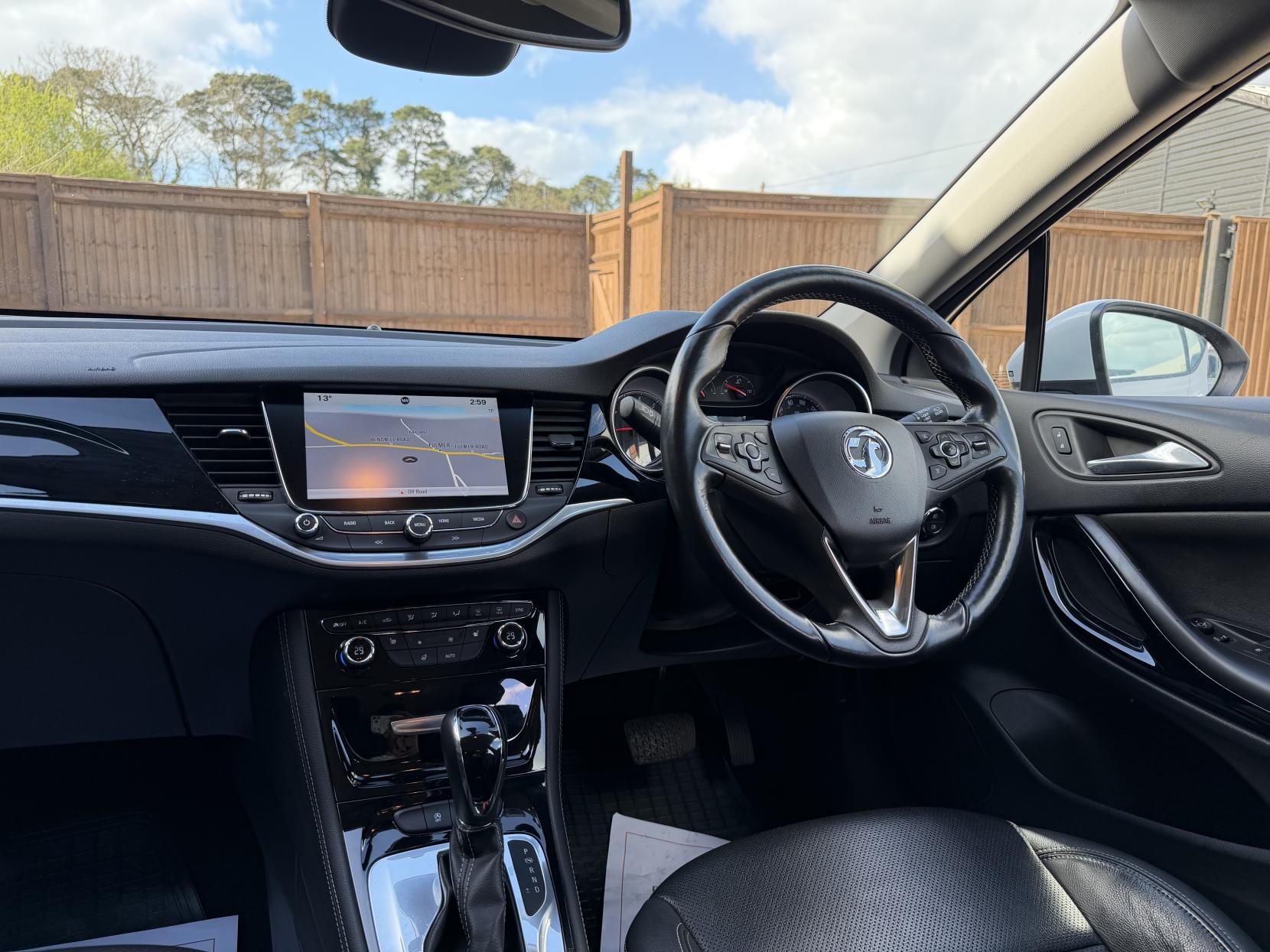 Vauxhall Astra 1.4i Turbo Elite Nav Hatchback 5dr Petrol Auto Euro 6 (s/s) (150 ps)