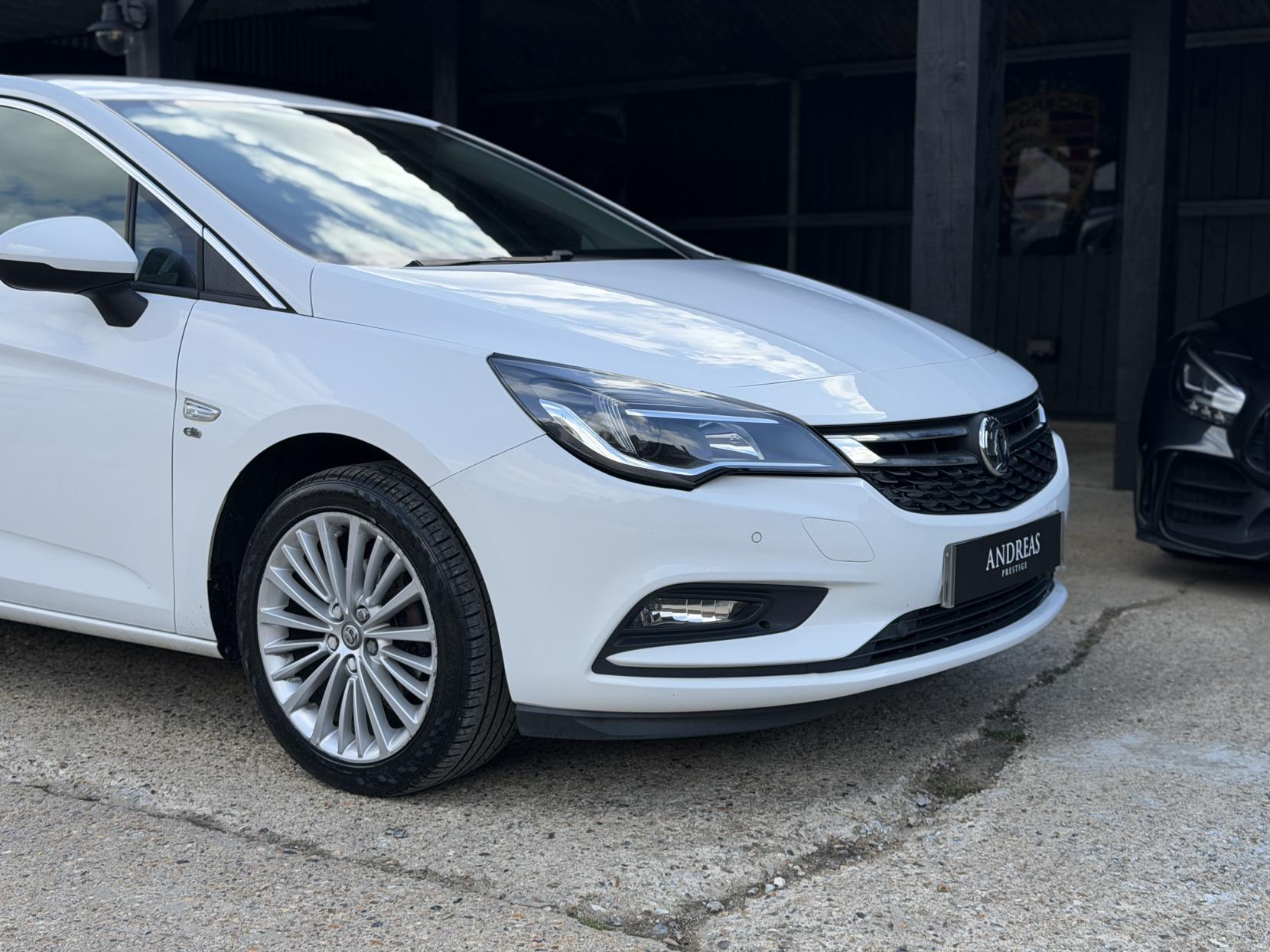 Vauxhall Astra 1.4i Turbo Elite Nav Hatchback 5dr Petrol Auto Euro 6 (s/s) (150 ps)