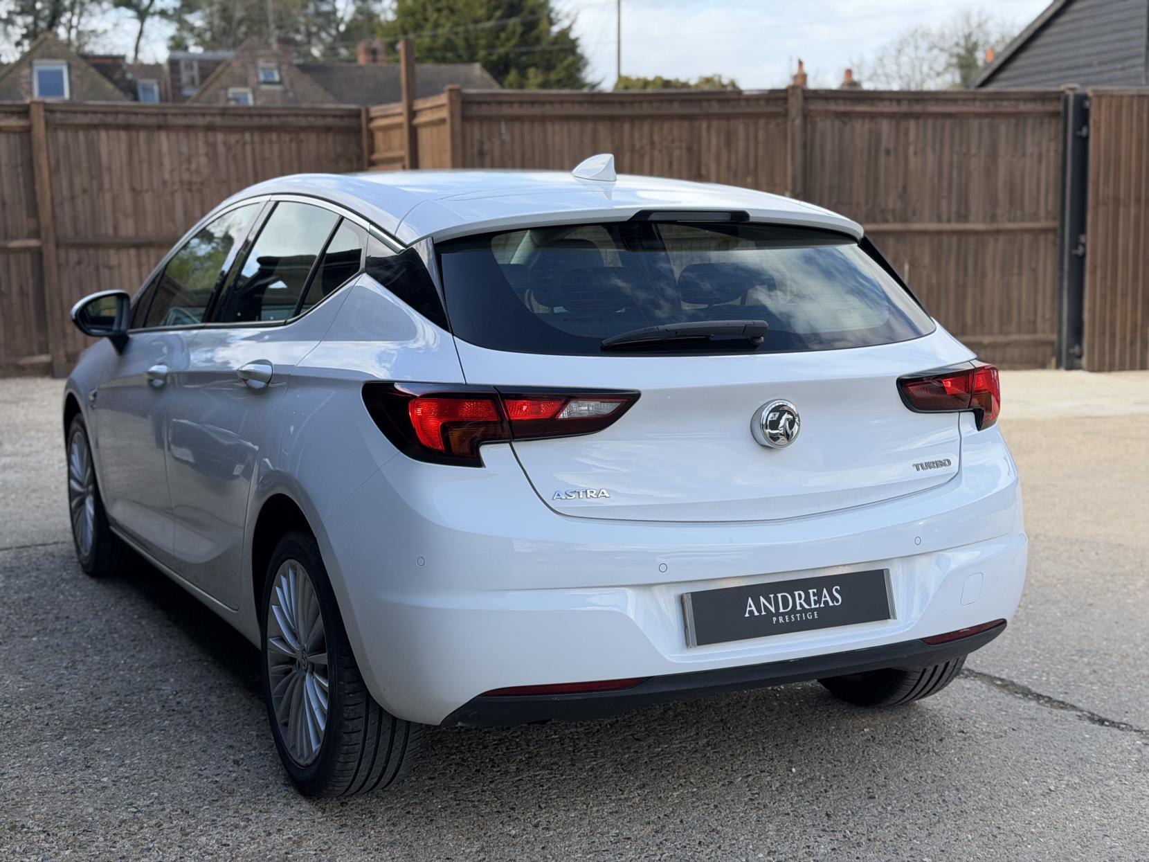 Vauxhall Astra 1.4i Turbo Elite Nav Hatchback 5dr Petrol Auto Euro 6 (s/s) (150 ps)